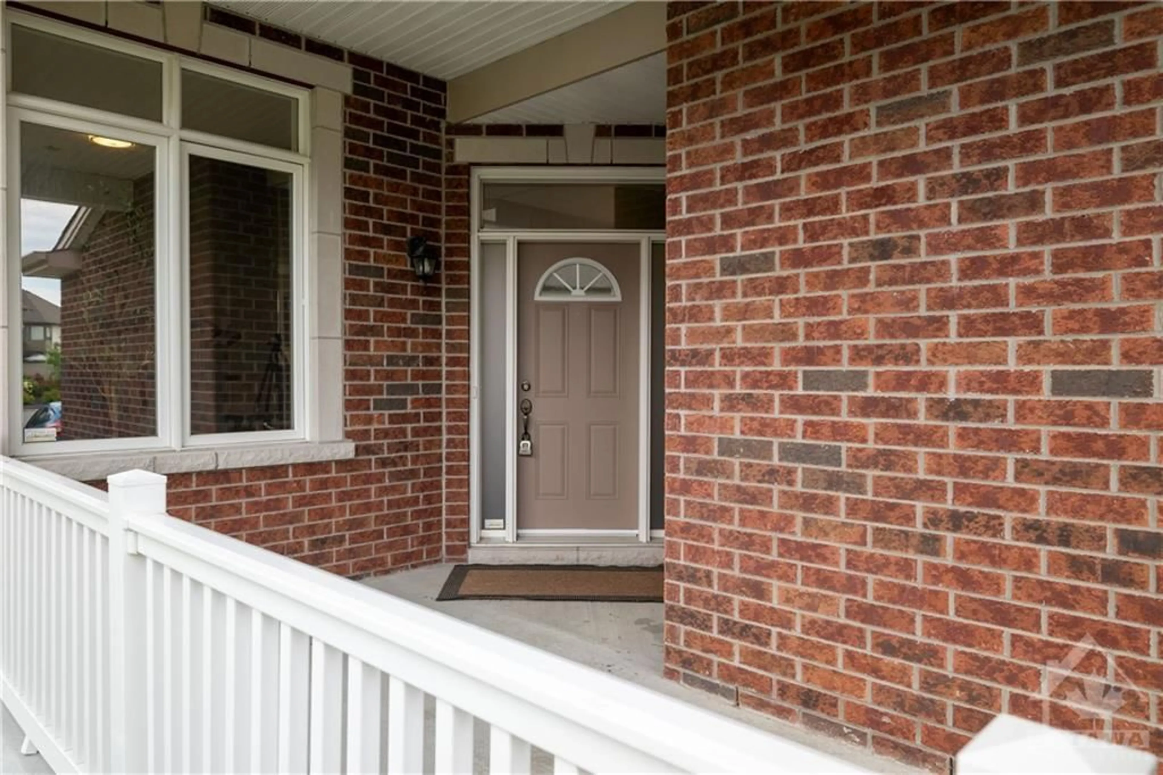 Indoor entryway for 632 BRIDLEGLEN Cres, Ottawa Ontario K2M 0H2