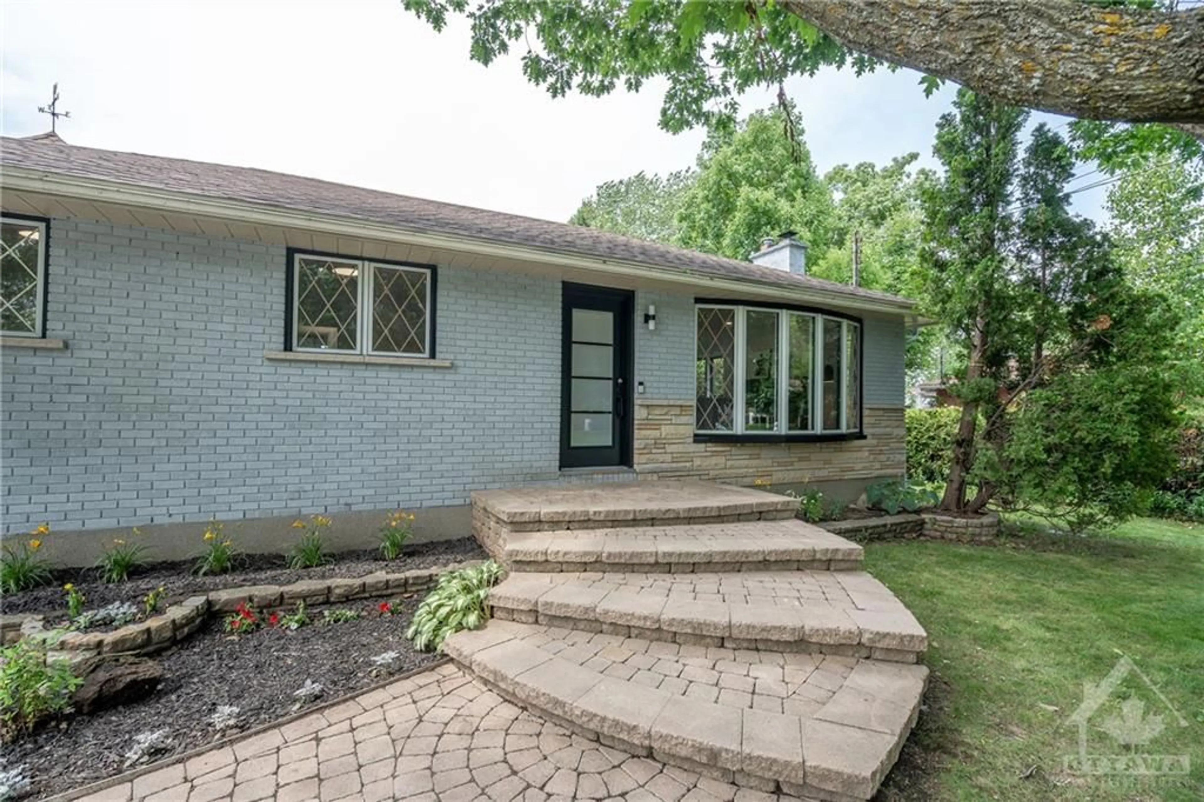 Home with brick exterior material for 15 KIRKSTALL Ave, Nepean Ontario K2G 3M4