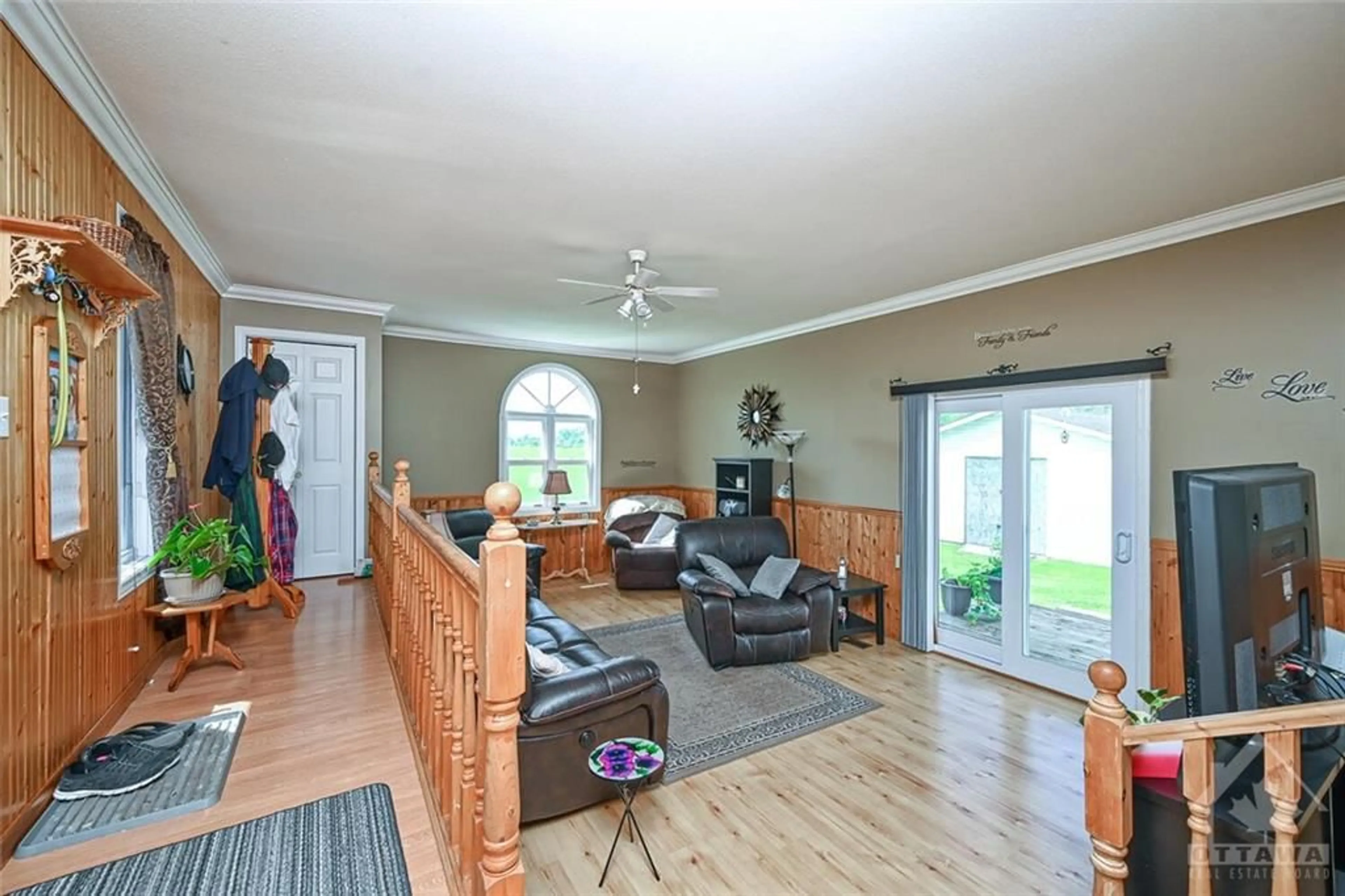 Living room for 12646 COUNTY 28 Rd, Morrisburg Ontario K0C 1X0