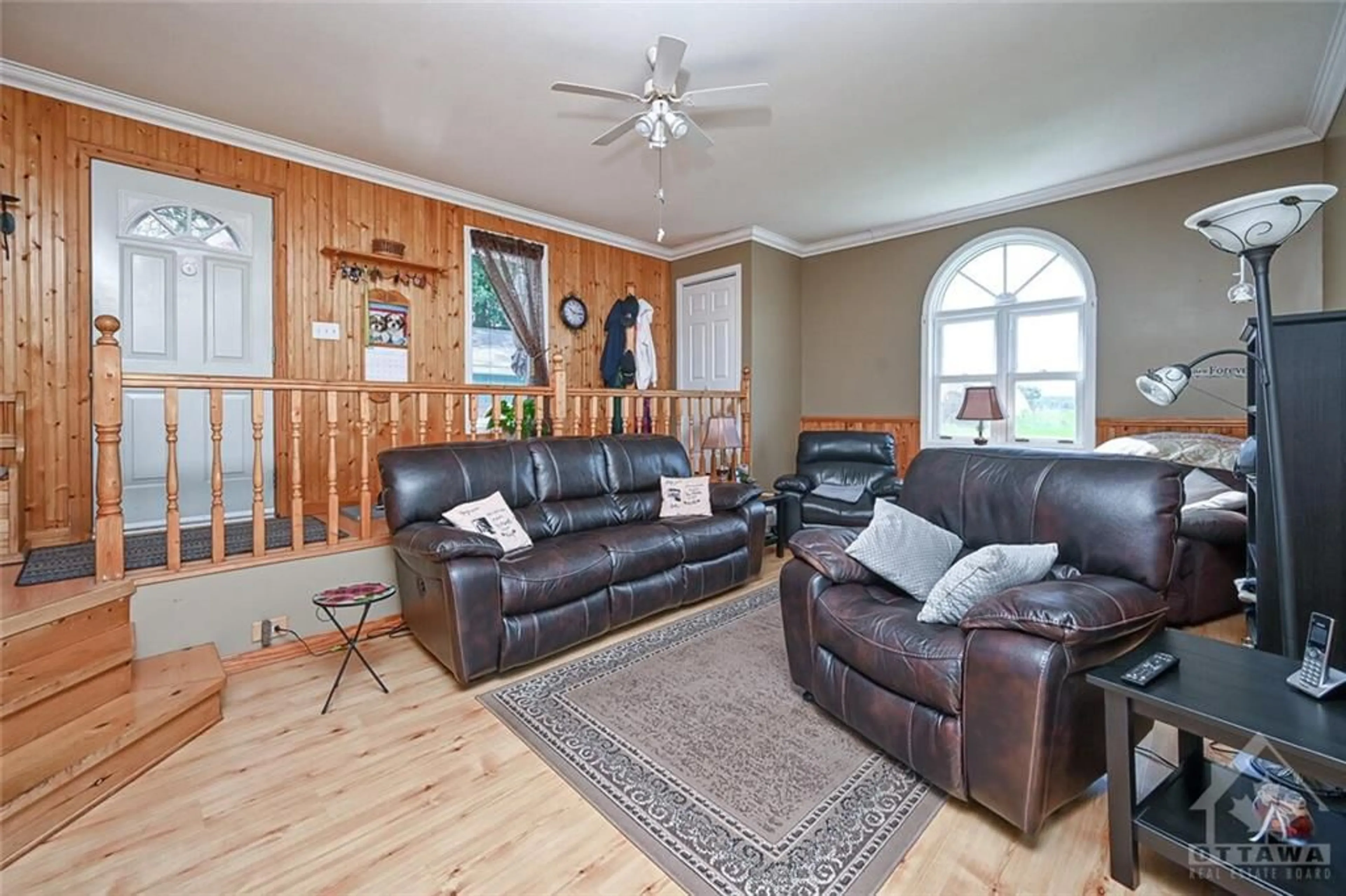 Living room, wood floors for 12646 COUNTY 28 Rd, Morrisburg Ontario K0C 1X0