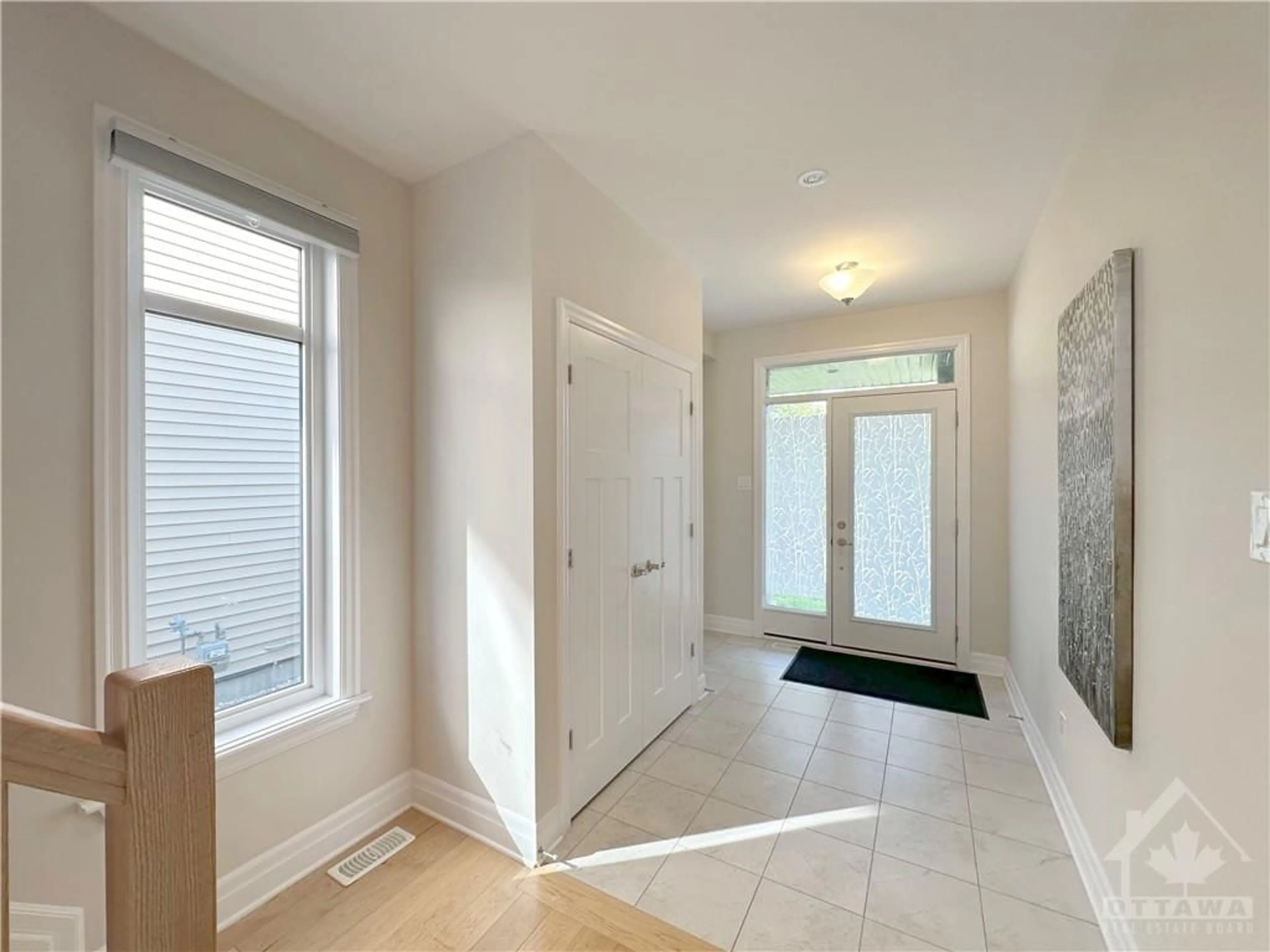 Indoor entryway for 87 PALFREY Way, Ottawa Ontario K2V 0B3