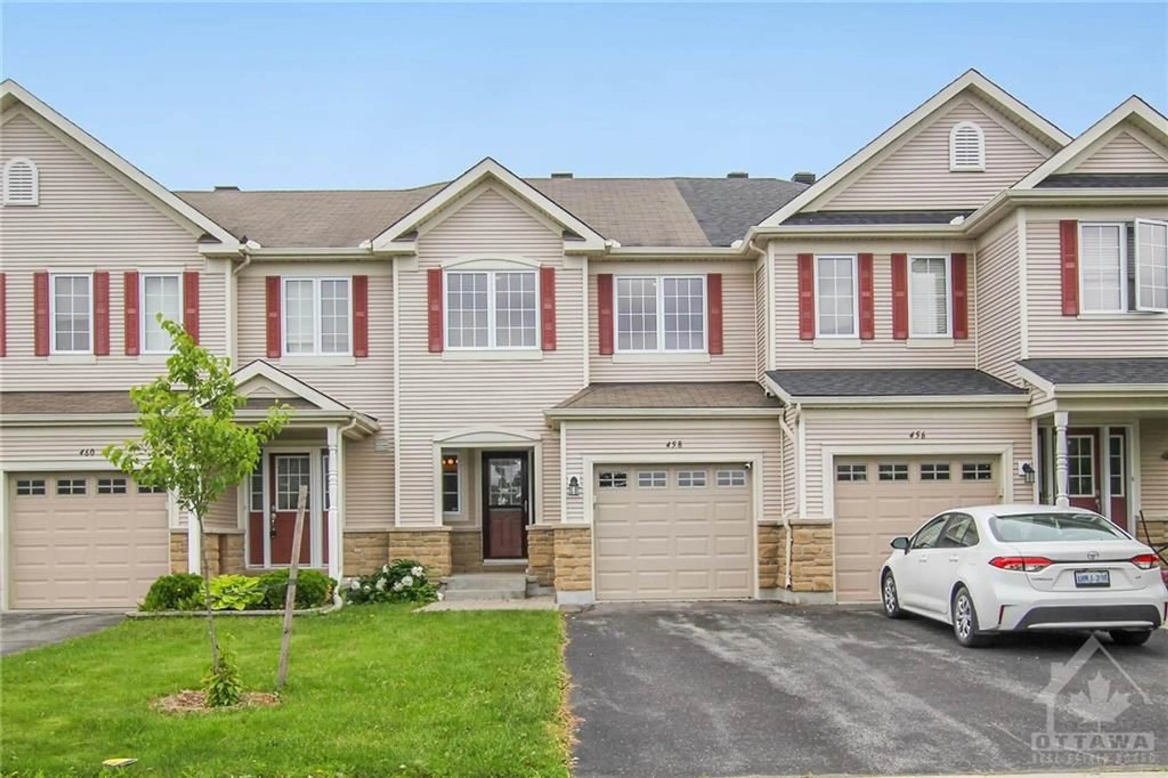 A pic from exterior of the house or condo for 458 TEMPLEFORD Ave, Kanata Ontario K2M 0B8