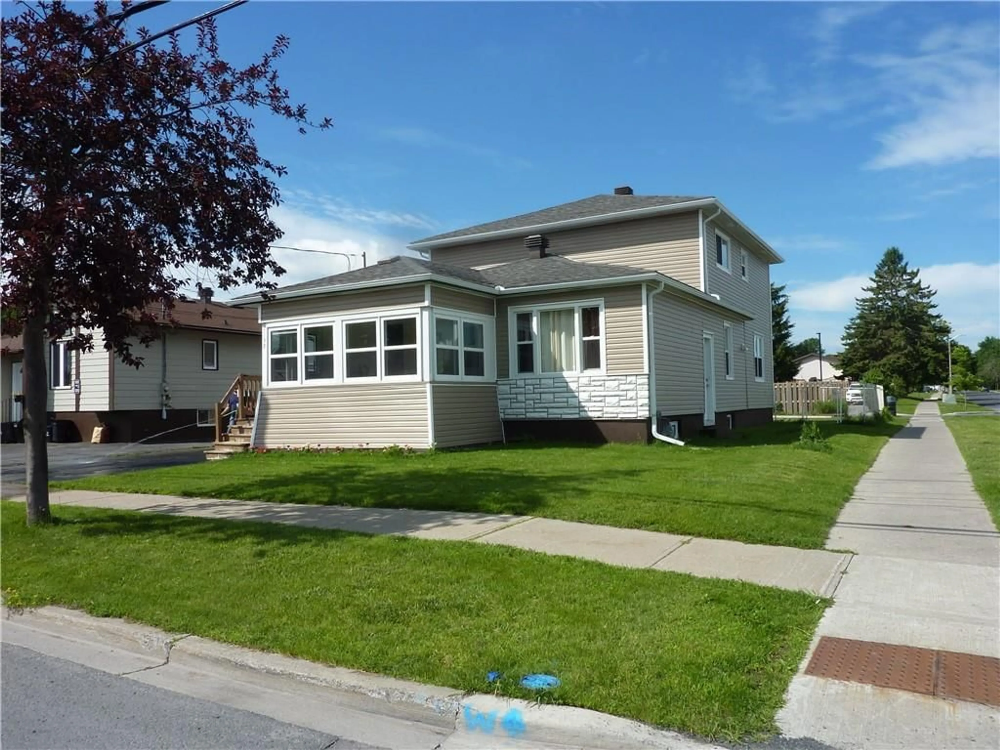 Frontside or backside of a home for 1152 ONTARIO St, Cornwall Ontario K6H 4C8