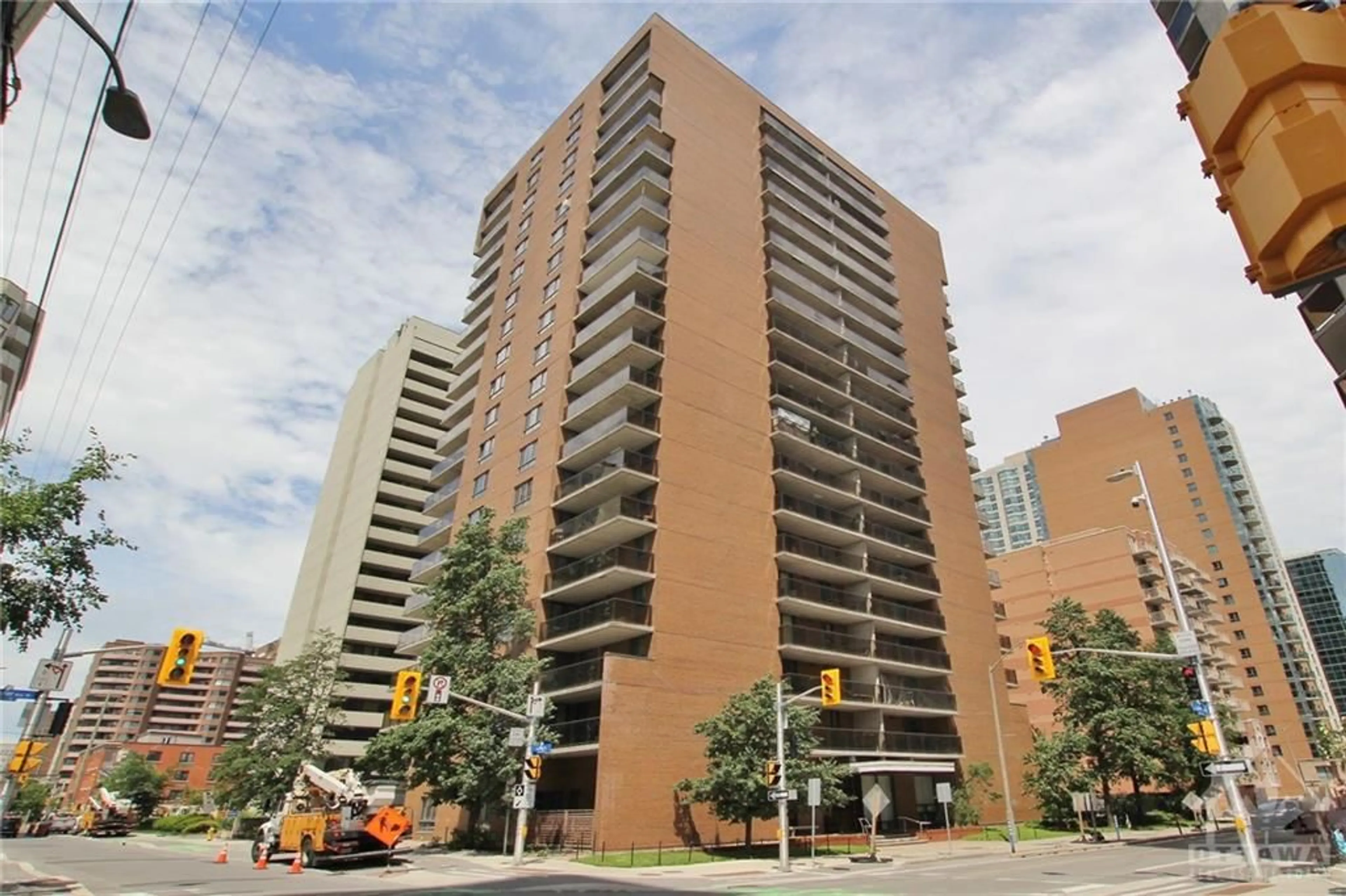 A pic from exterior of the house or condo for 475 LAURIER Ave #1405, Ottawa Ontario K1R 7X1