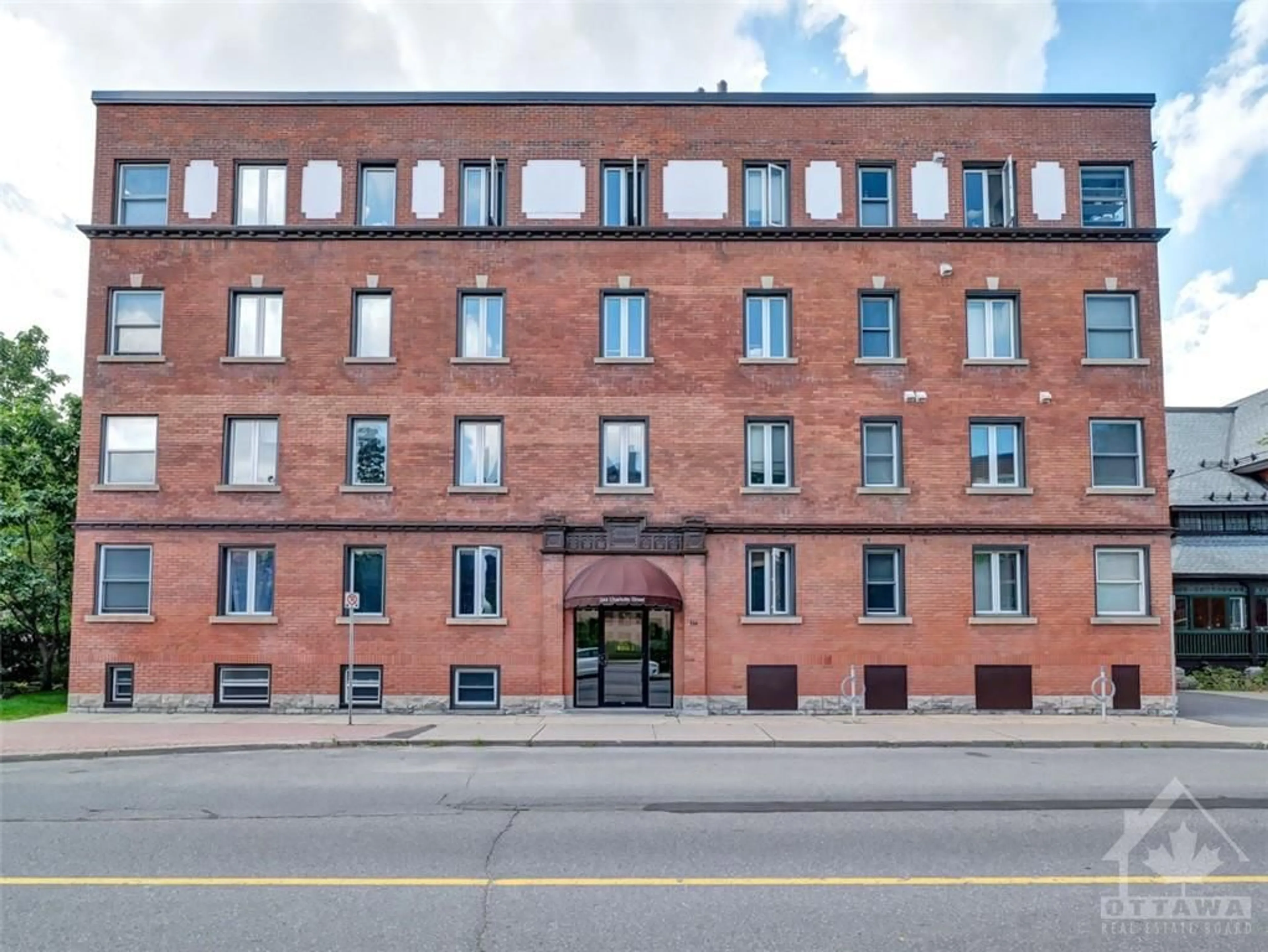 Outside view for 244 CHARLOTTE St #6, Ottawa Ontario K1N 8L3