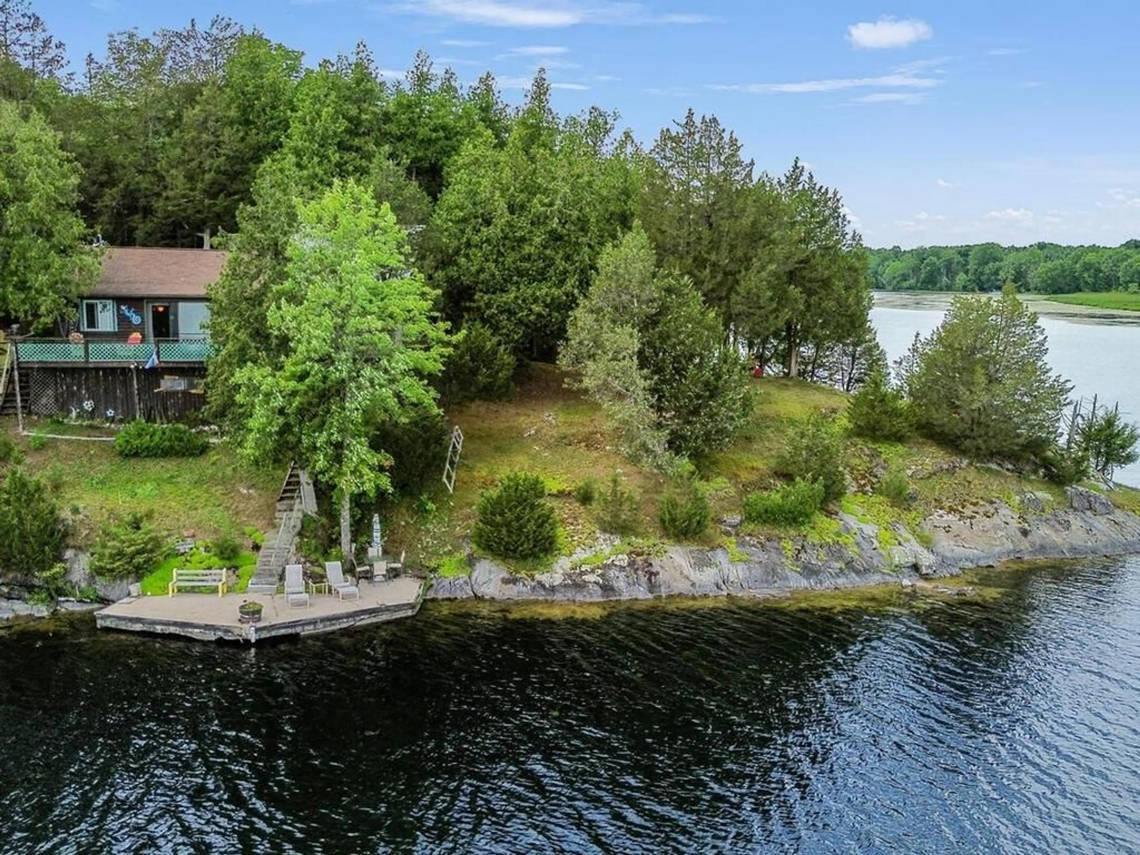 Cottage for 1140 LB 9 Rd, Lyndhurst Ontario K0E 1N0