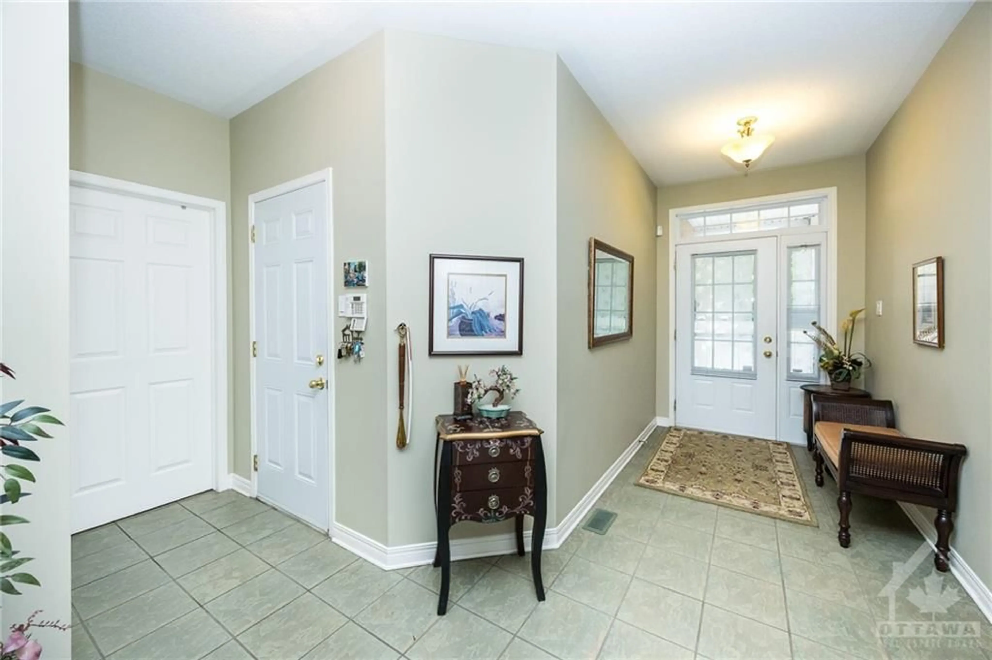 Indoor entryway for 50 CHAPELIER Pvt, Orleans Ontario K1E 3Y1