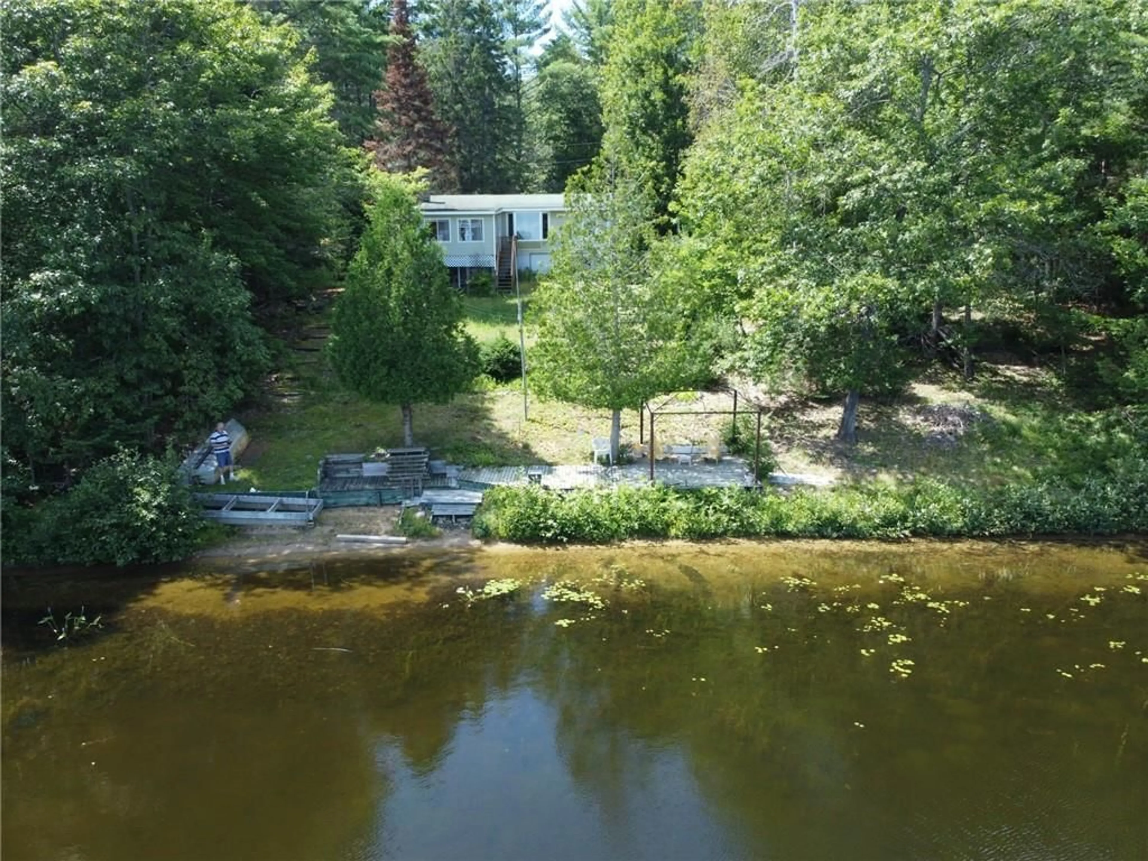 Cottage for 107 BLACKFISH BAY Rd, Barry's Bay Ontario K0J 1B0