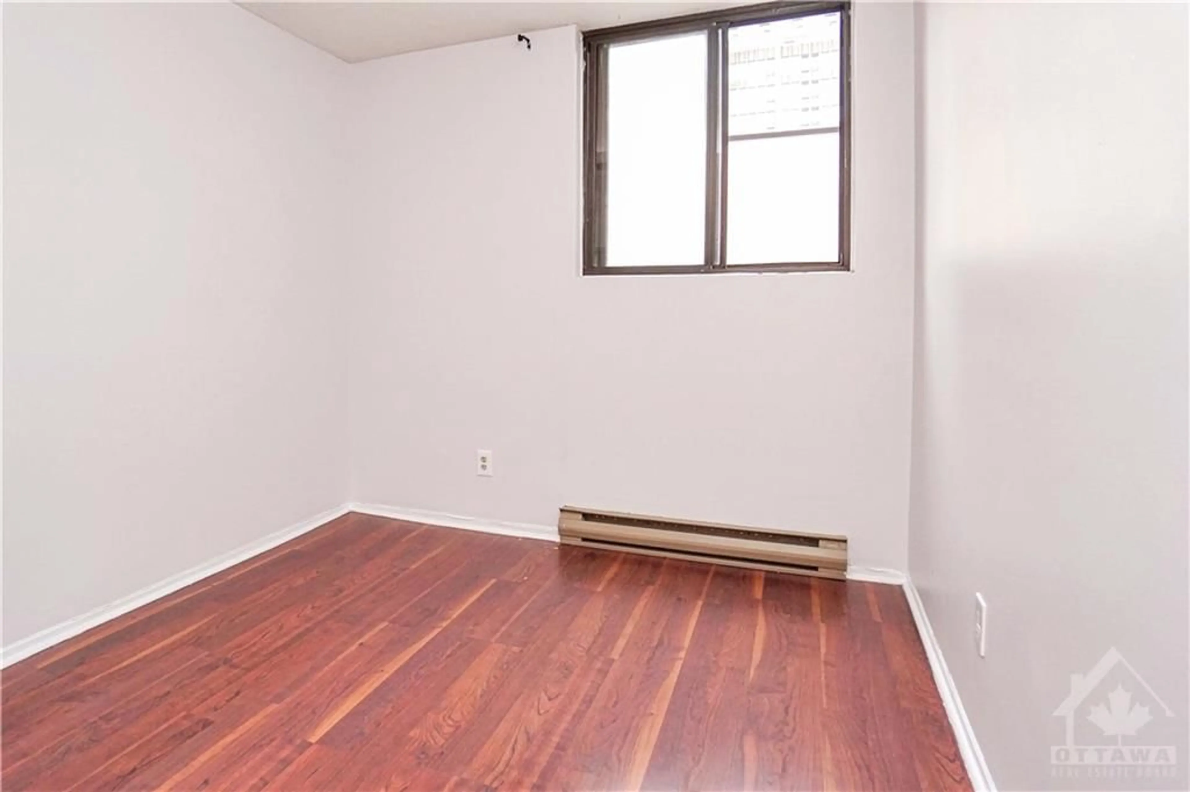 A pic of a room for 154 NELSON St #201, Ottawa Ontario K1N 7R5