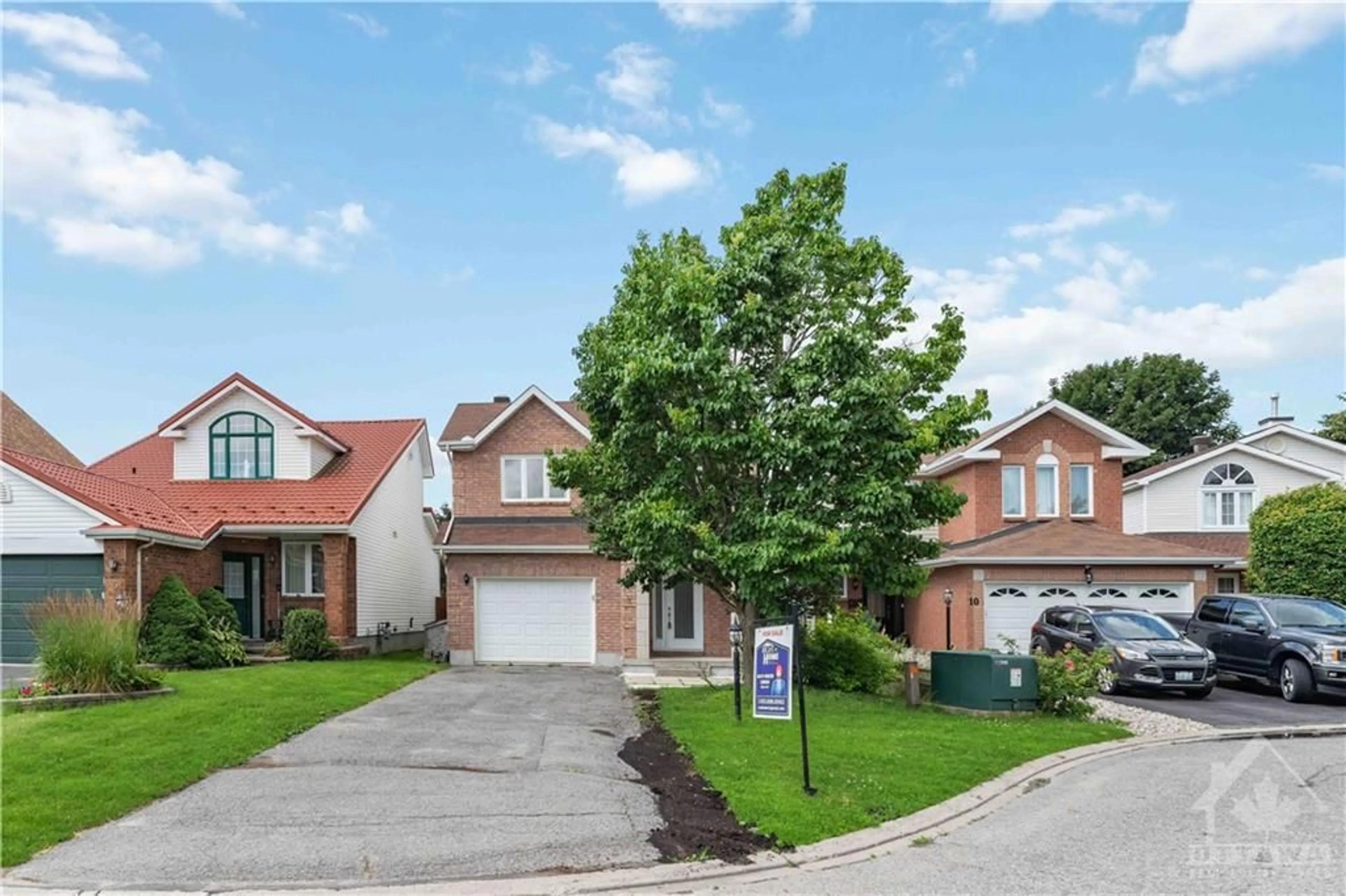 Frontside or backside of a home for 8 ROSECLIFFE Crt, Ottawa Ontario K2J 4M8