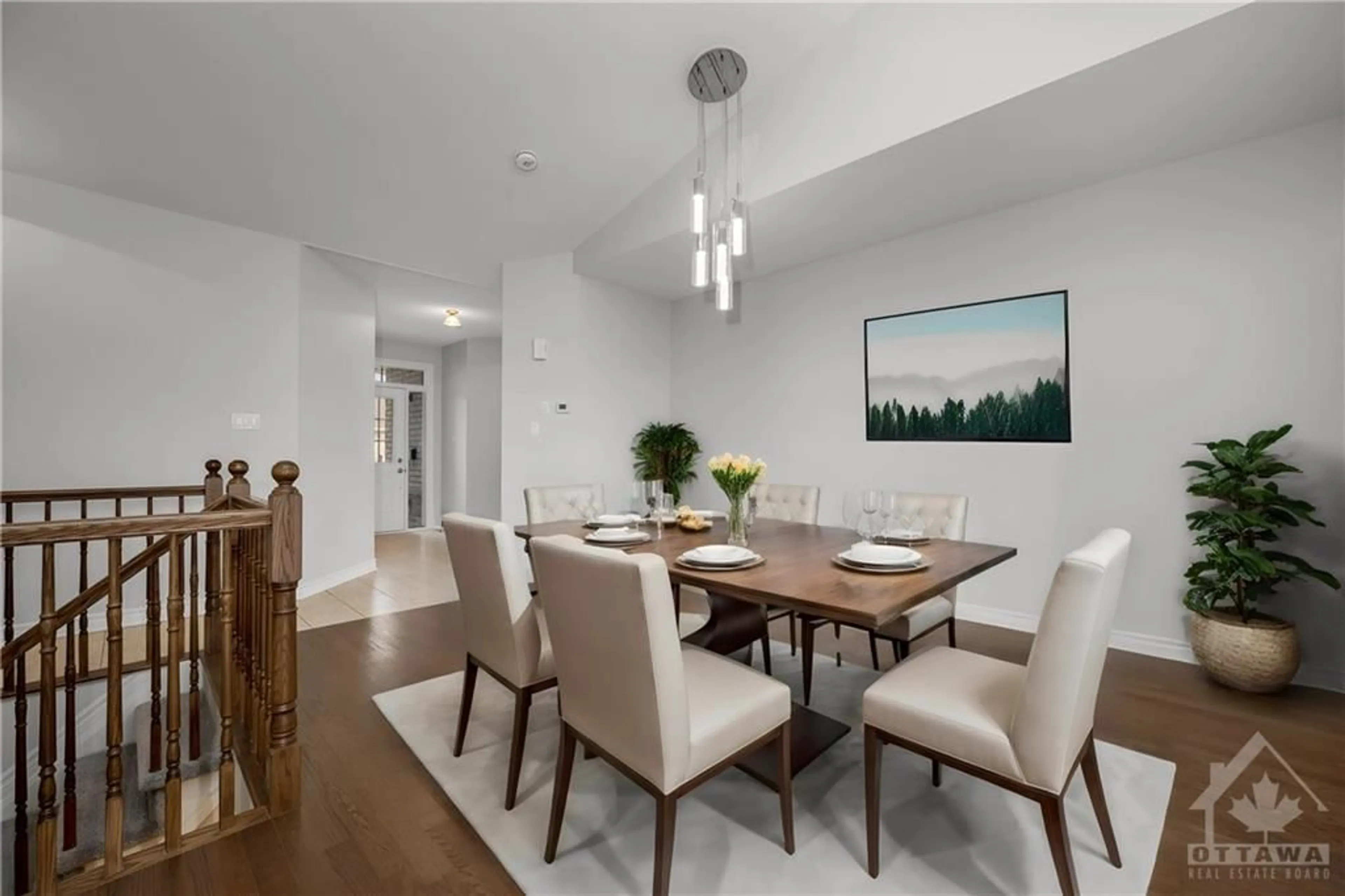 Dining room for 218 PONDVIEW Cres, Ottawa Ontario K1V 2P2