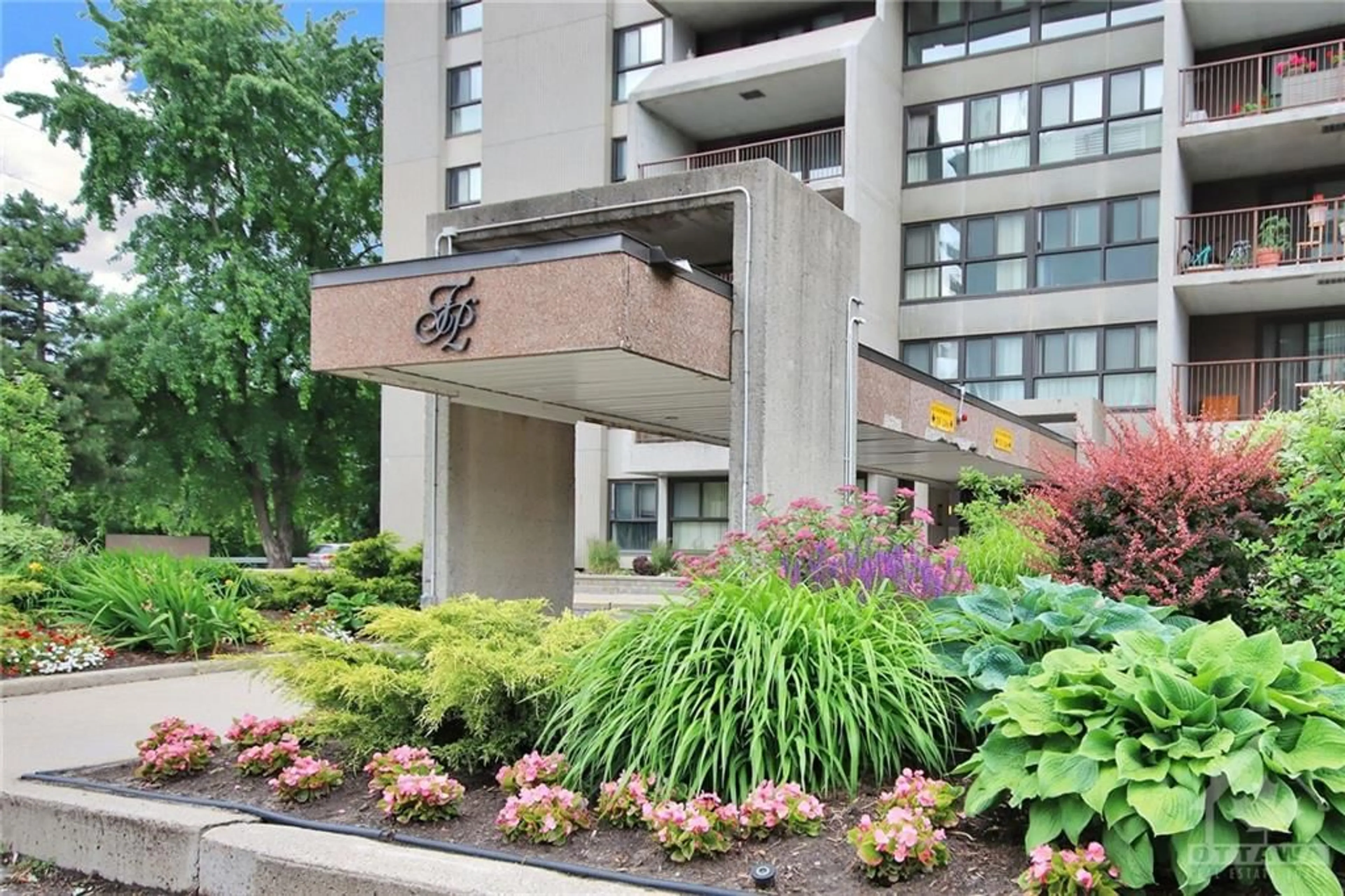 A pic from exterior of the house or condo for 1785 FROBISHER Lane #2101, Ottawa Ontario K1G 3T7