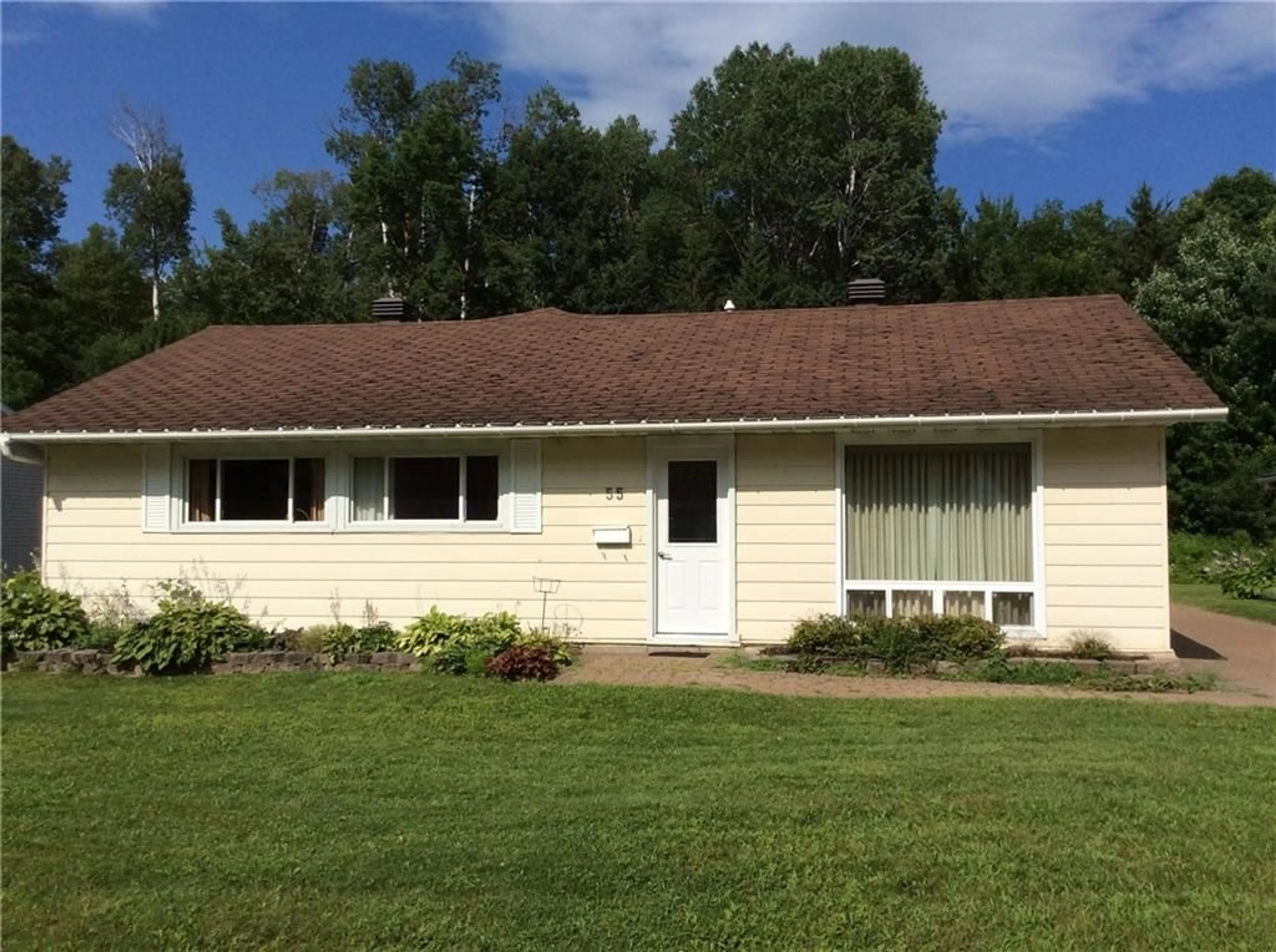 Frontside or backside of a home for 55 BEACH Ave, Deep River Ontario K0J 1P0