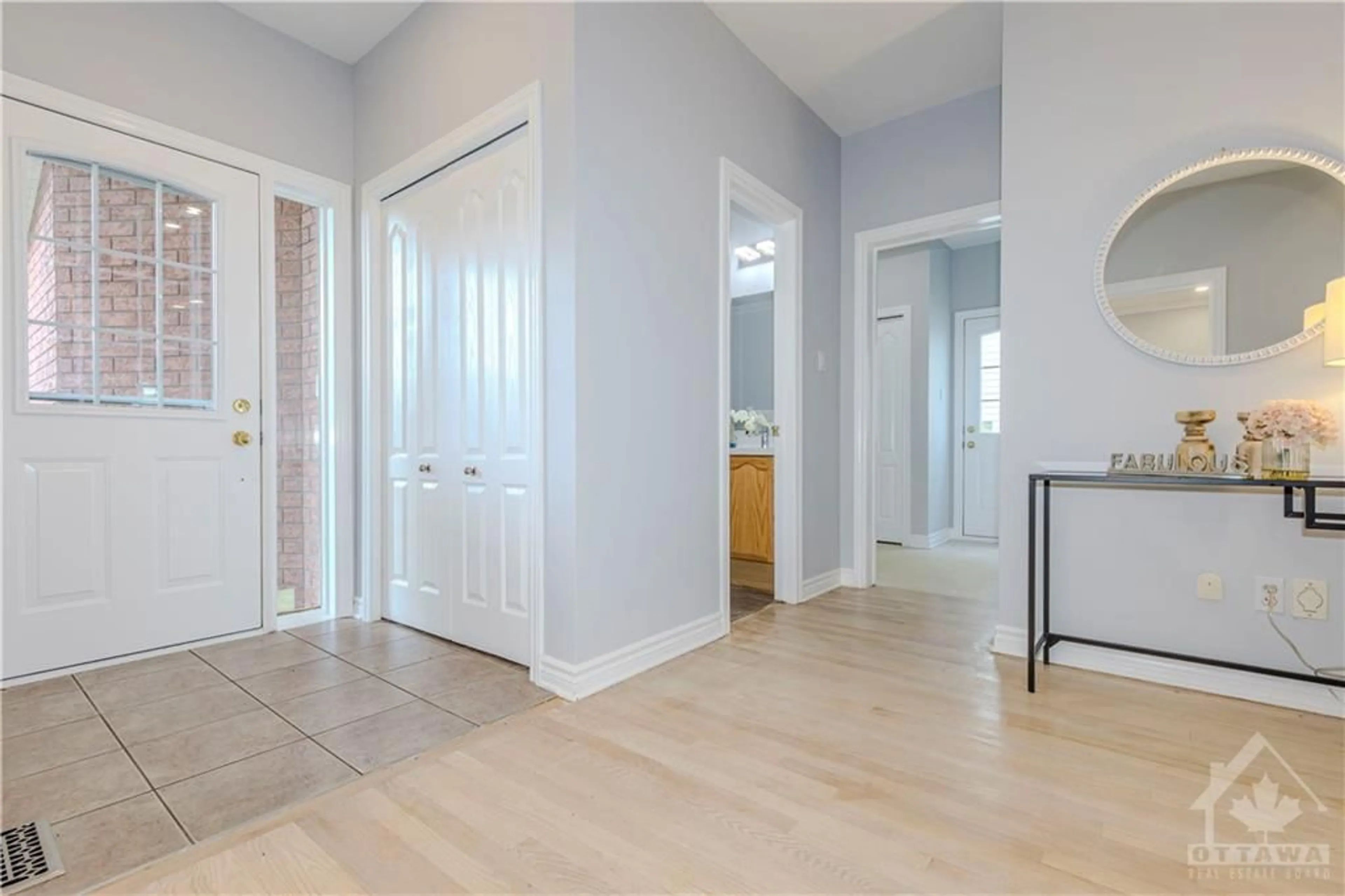 Indoor entryway for 212 REDPATH Dr, Ottawa Ontario K2G 6N8