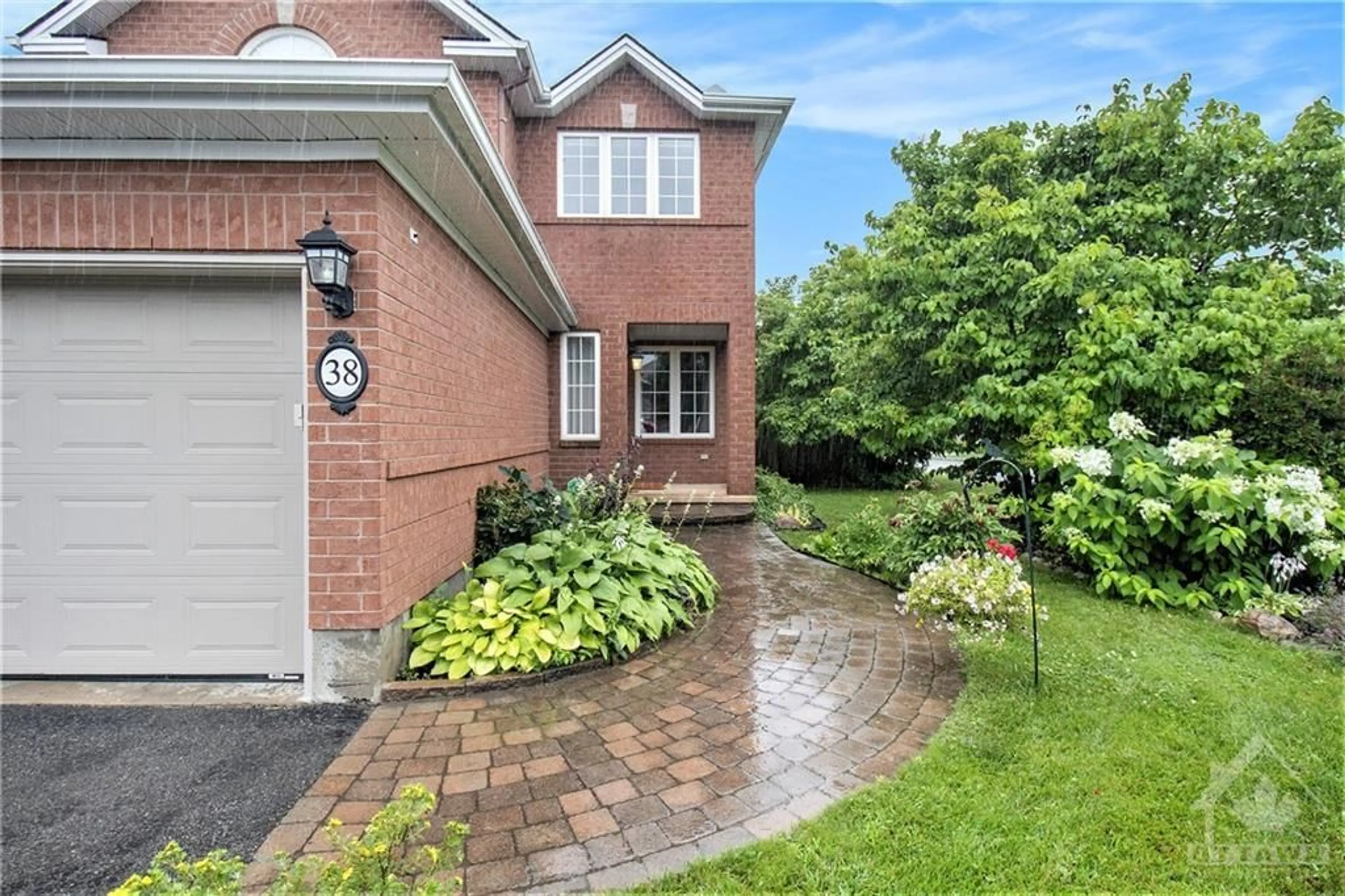 Home with brick exterior material for 38 WHITESTONE Dr, Ottawa Ontario K2C 4A9