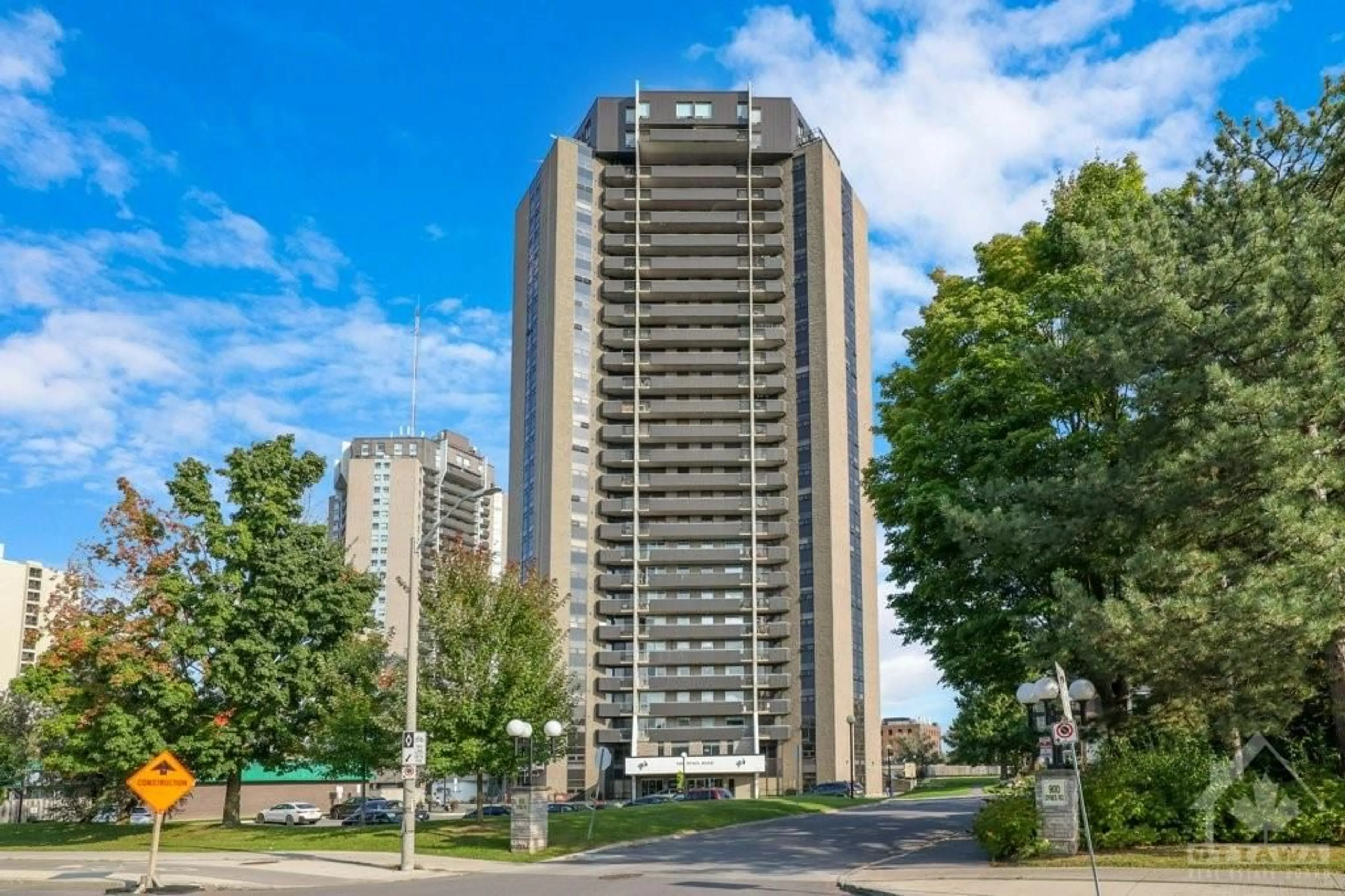 A pic from exterior of the house or condo, the front or back of building for 900 DYNES Rd #2603, Ottawa Ontario K2C 3L6