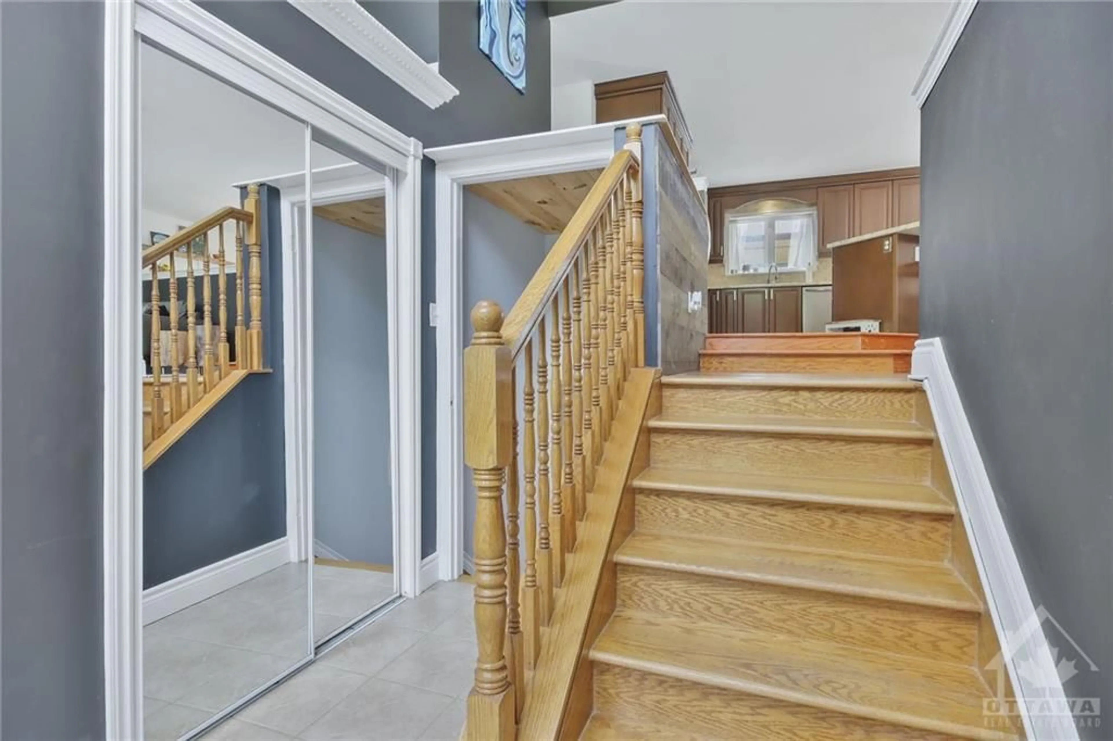 Indoor foyer for 7444 JOCK Trail, Richmond Ontario K0A 2Z0