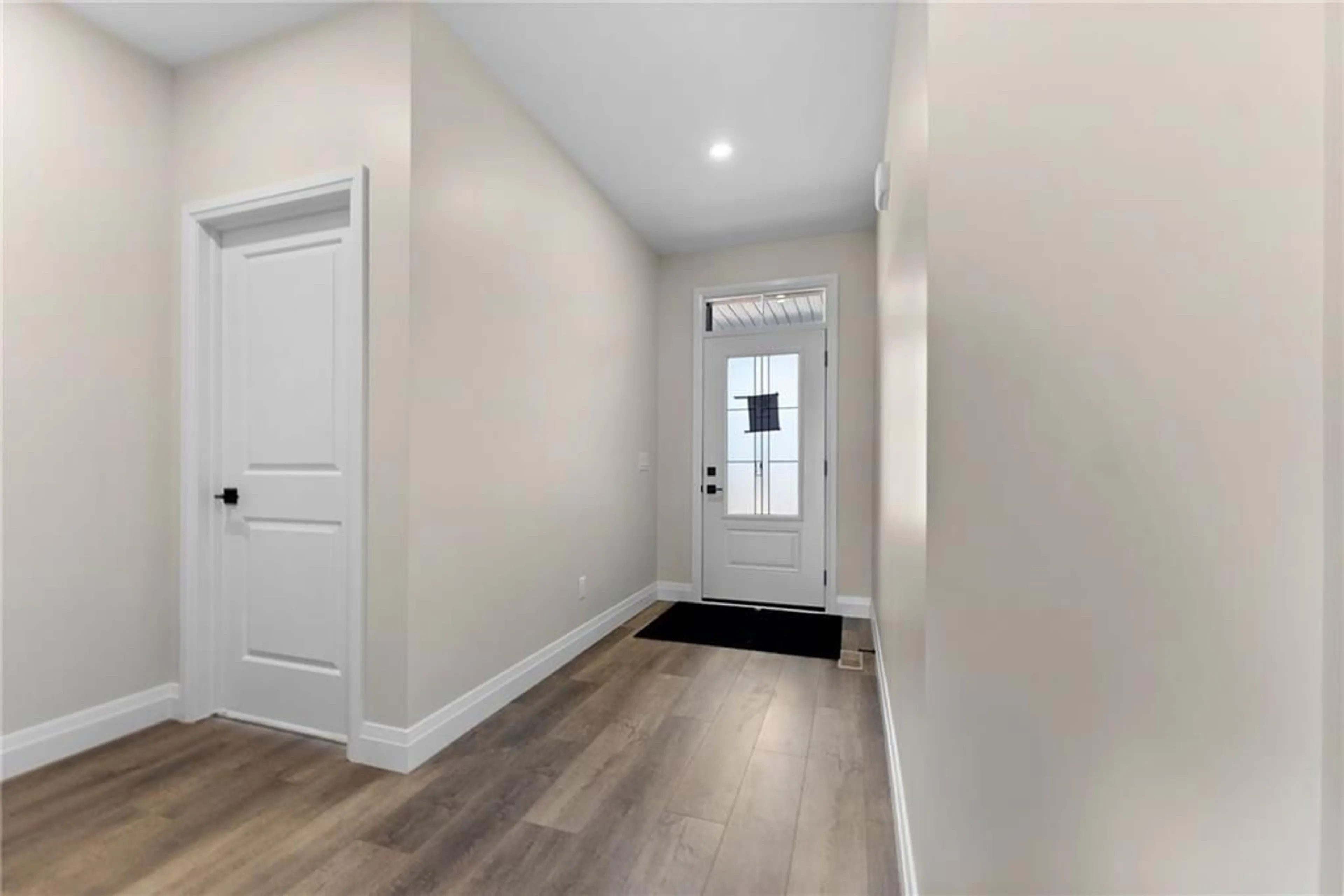 Indoor entryway, wood floors for 8 BAMAGILLIA St, Cobden Ontario K0J 1K0