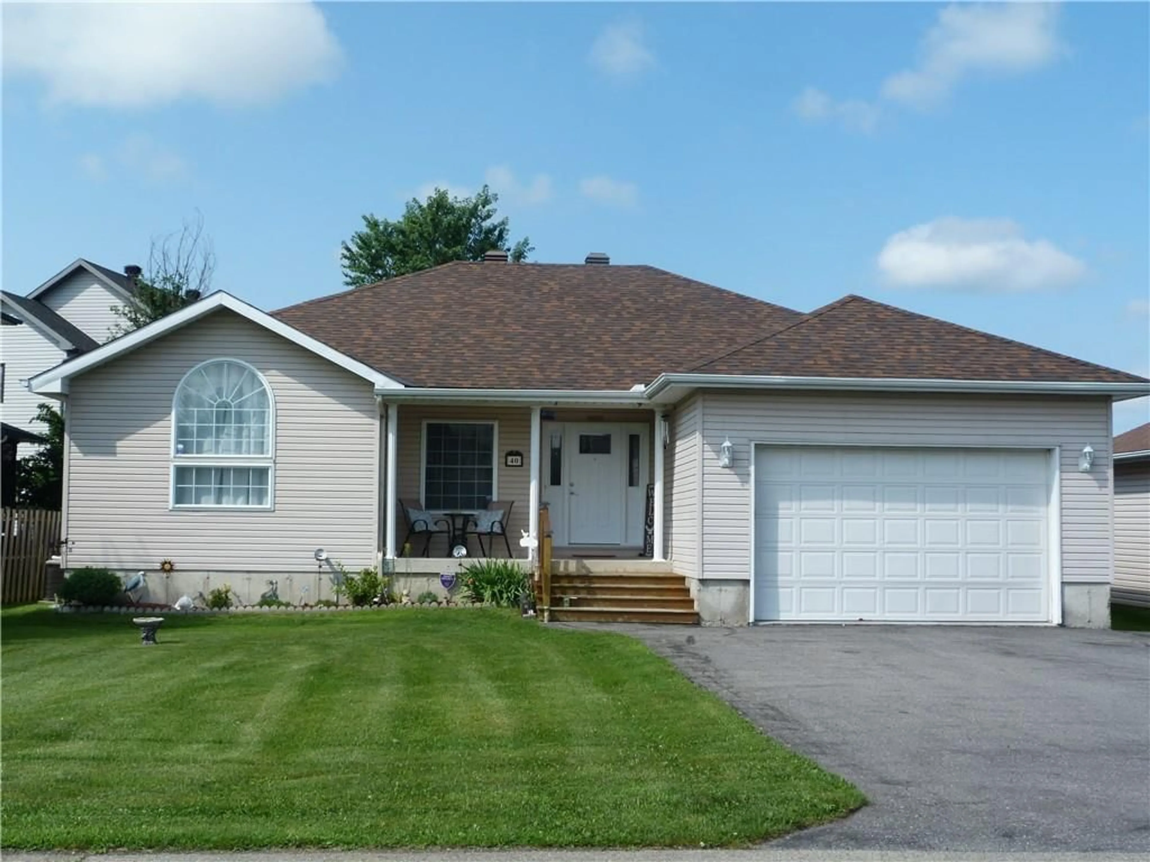 Frontside or backside of a home for 40 LORI Lane, Chesterville Ontario K0C 1H0