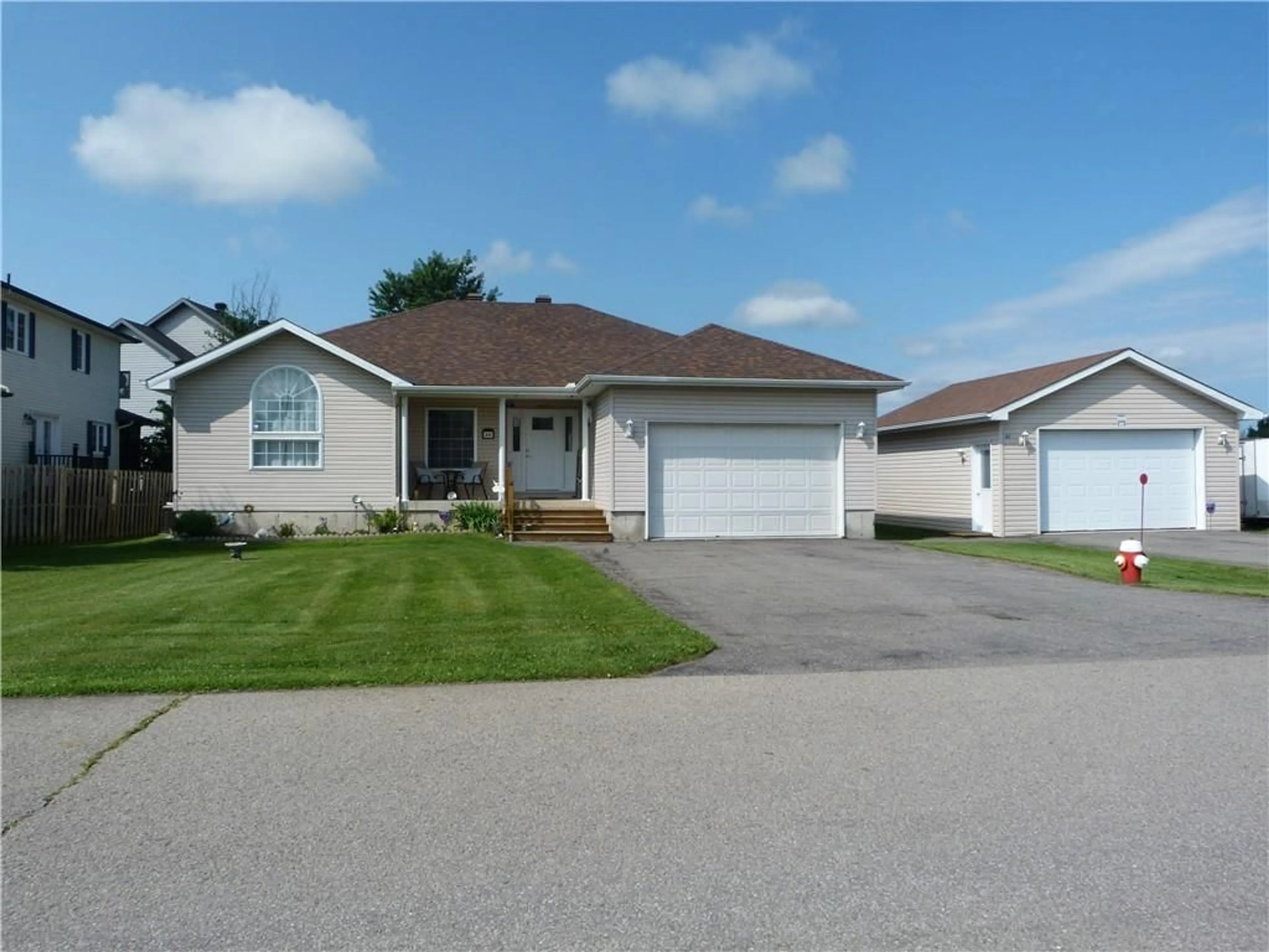 Frontside or backside of a home for 40 LORI Lane, Chesterville Ontario K0C 1H0