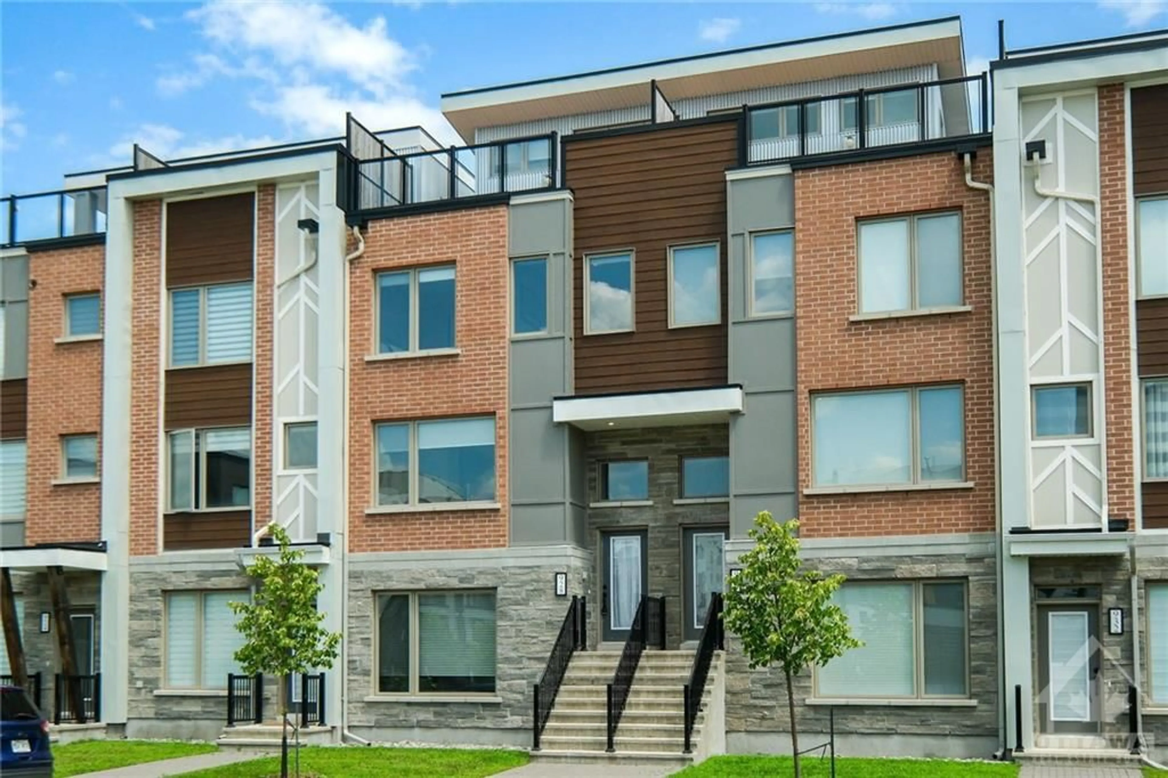 A pic from exterior of the house or condo for 928 MOSES TENNISCO St, Ottawa Ontario K1K 0P2