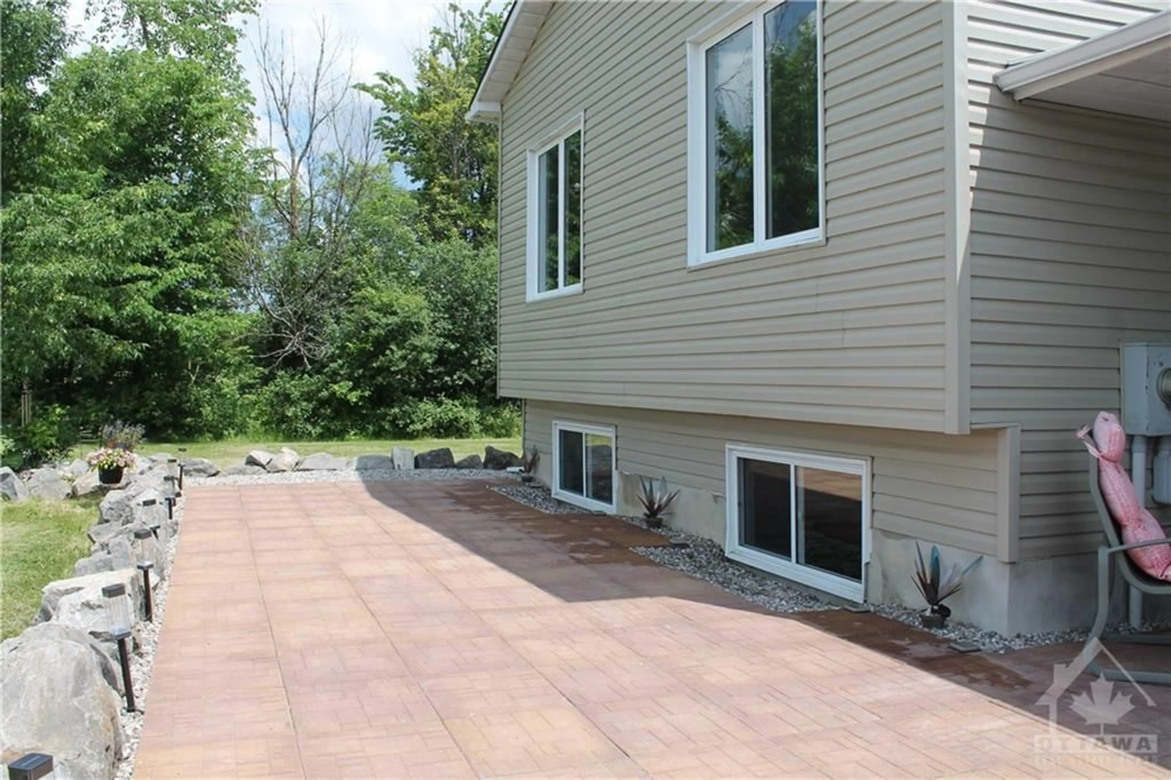 Patio for 13000 BOYNE Rd, Winchester Ontario K0C 1H0