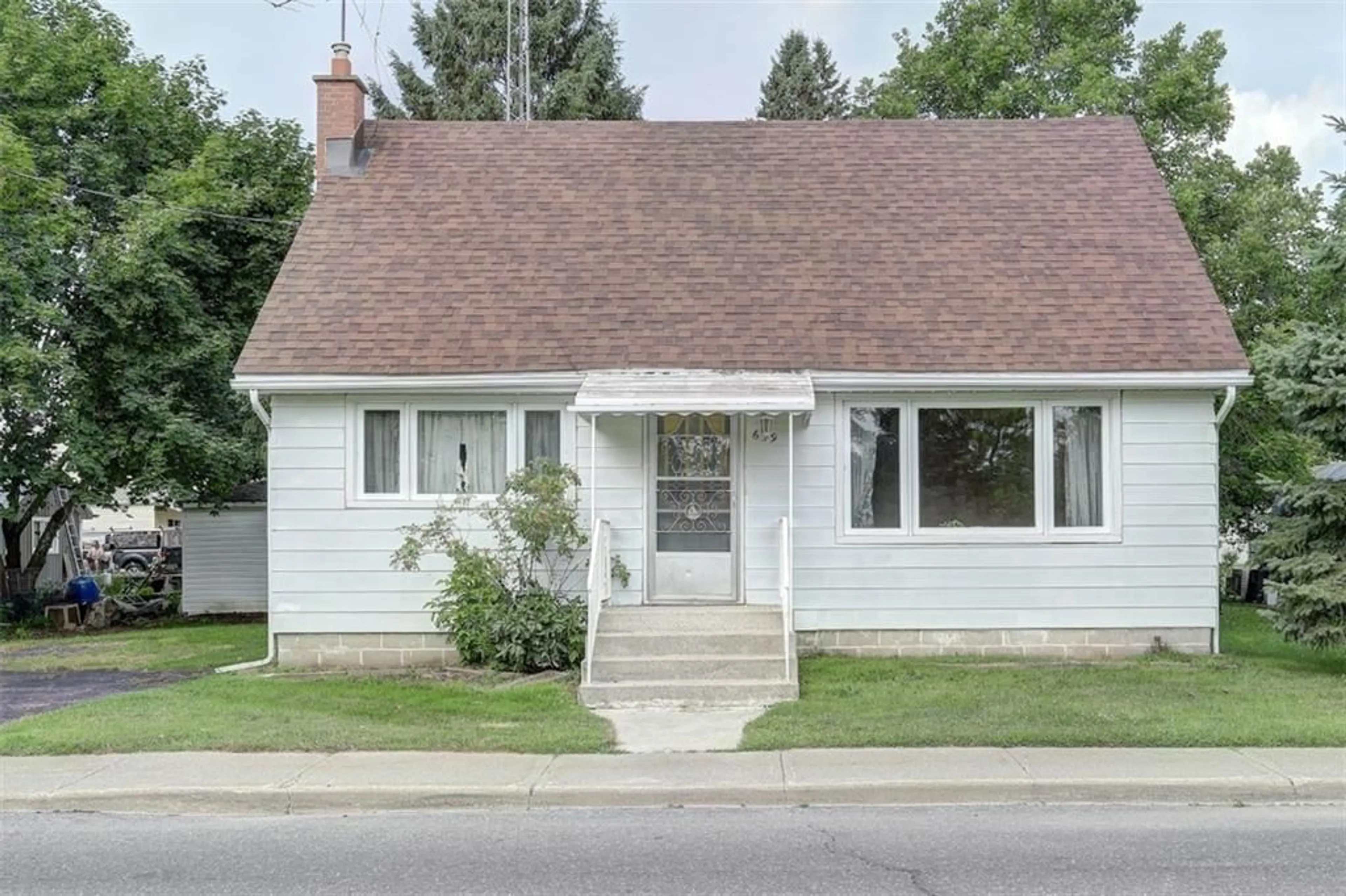 Frontside or backside of a home for 639 BOUNDARY St, Prescott Ontario K0E 1T0