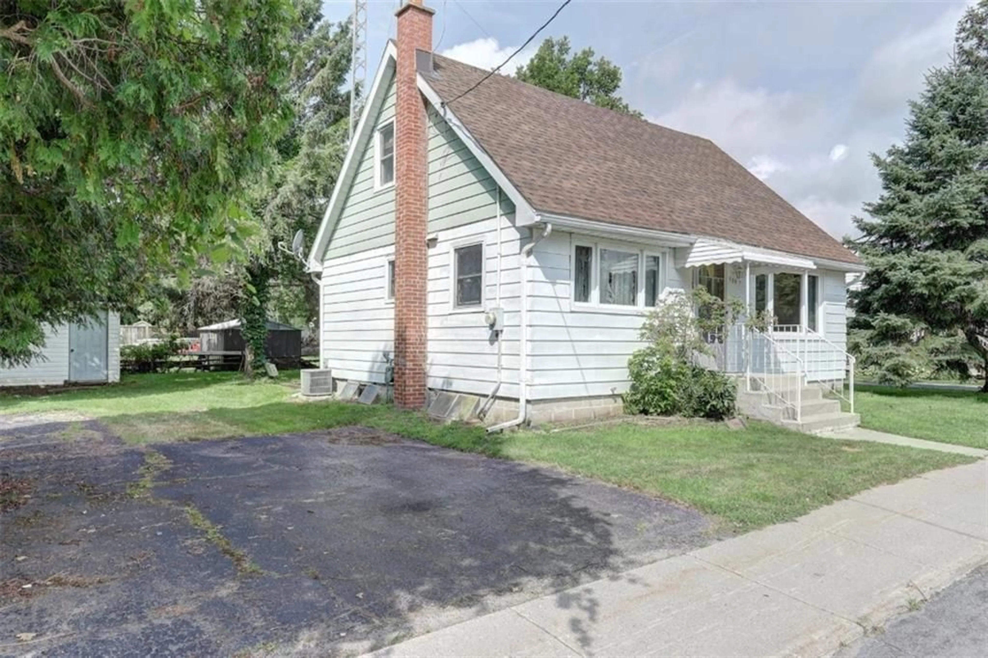 Frontside or backside of a home for 639 BOUNDARY St, Prescott Ontario K0E 1T0