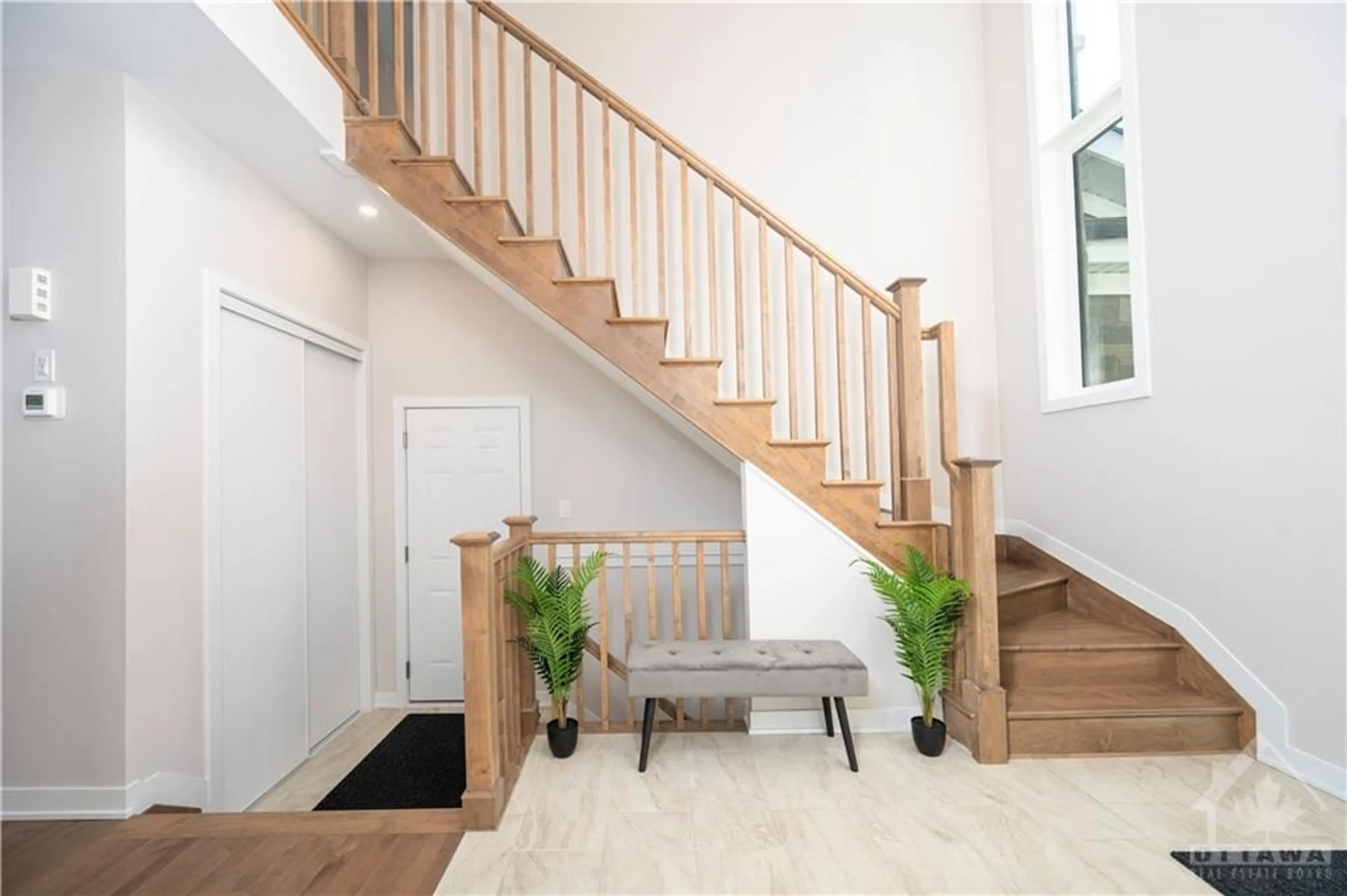 Indoor foyer, wood floors for 241 APPALACHIAN Cir, Ottawa Ontario K2C 3H2