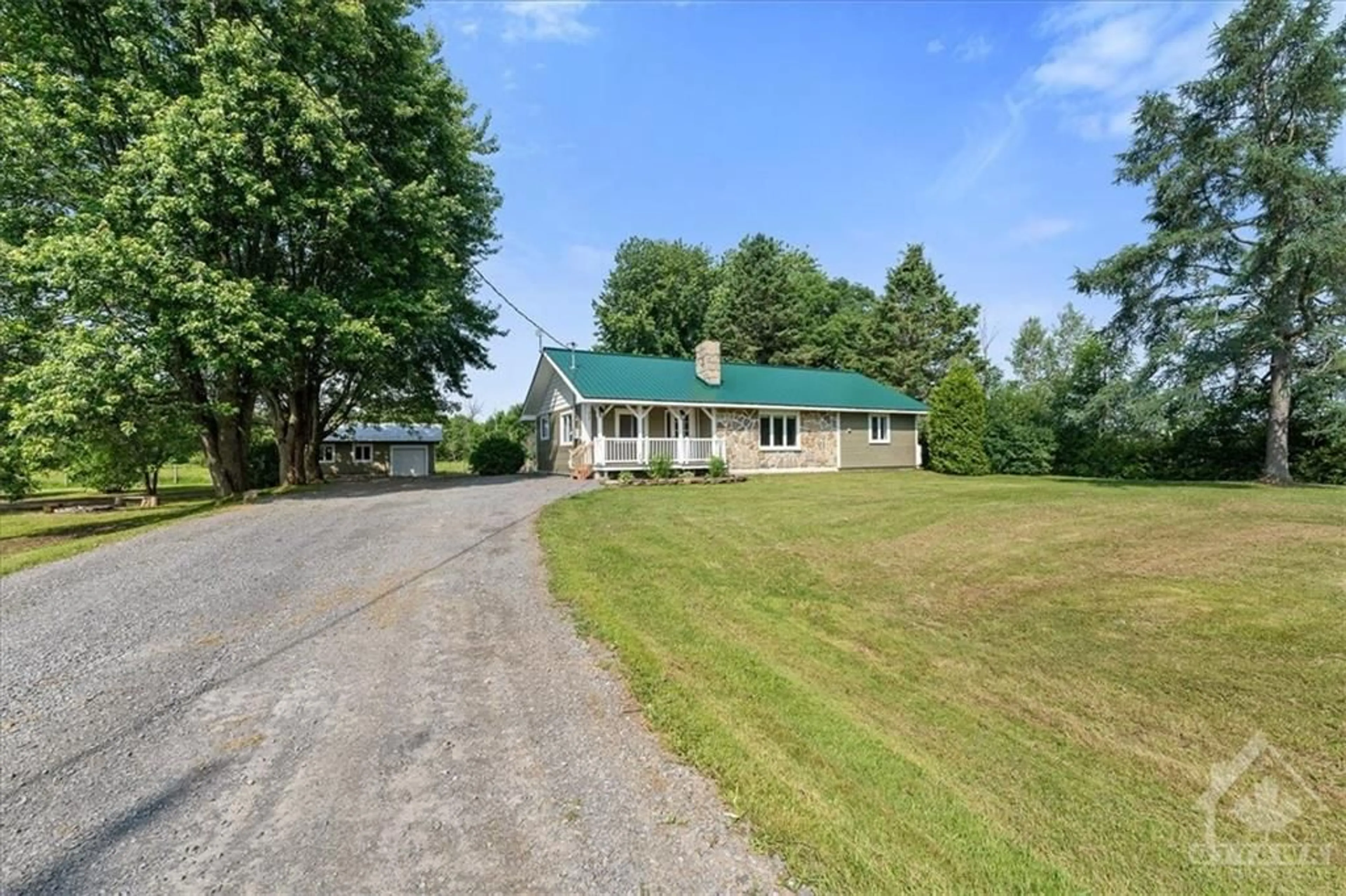 Cottage for 1589 GAGNON Rd, Limoges Ontario K0A 2M0