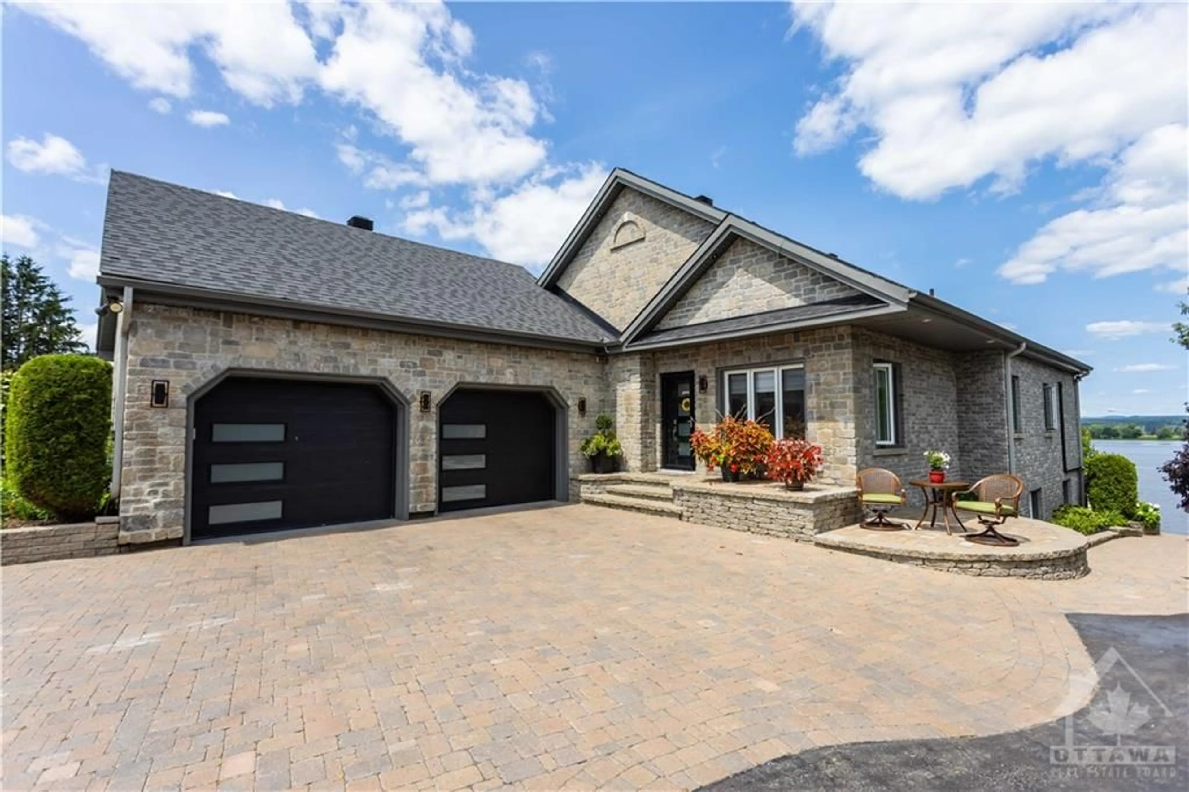 Home with brick exterior material for 3835 OLD HIGHWAY 17 Hwy, Rockland Ontario K4K 1W2