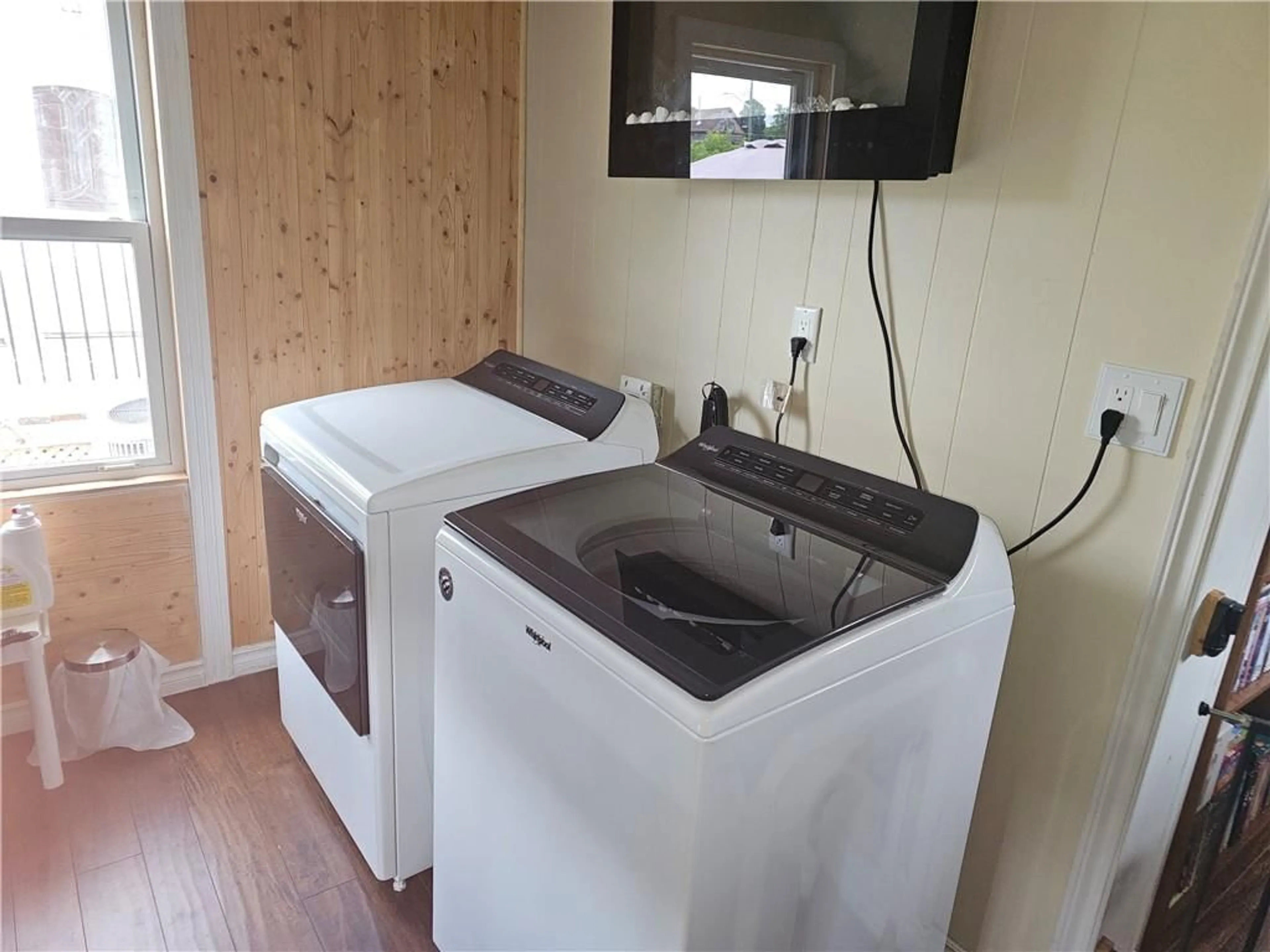 Washer and dryer for 5207 QUEEN St, Douglas Ontario K0J 1S0