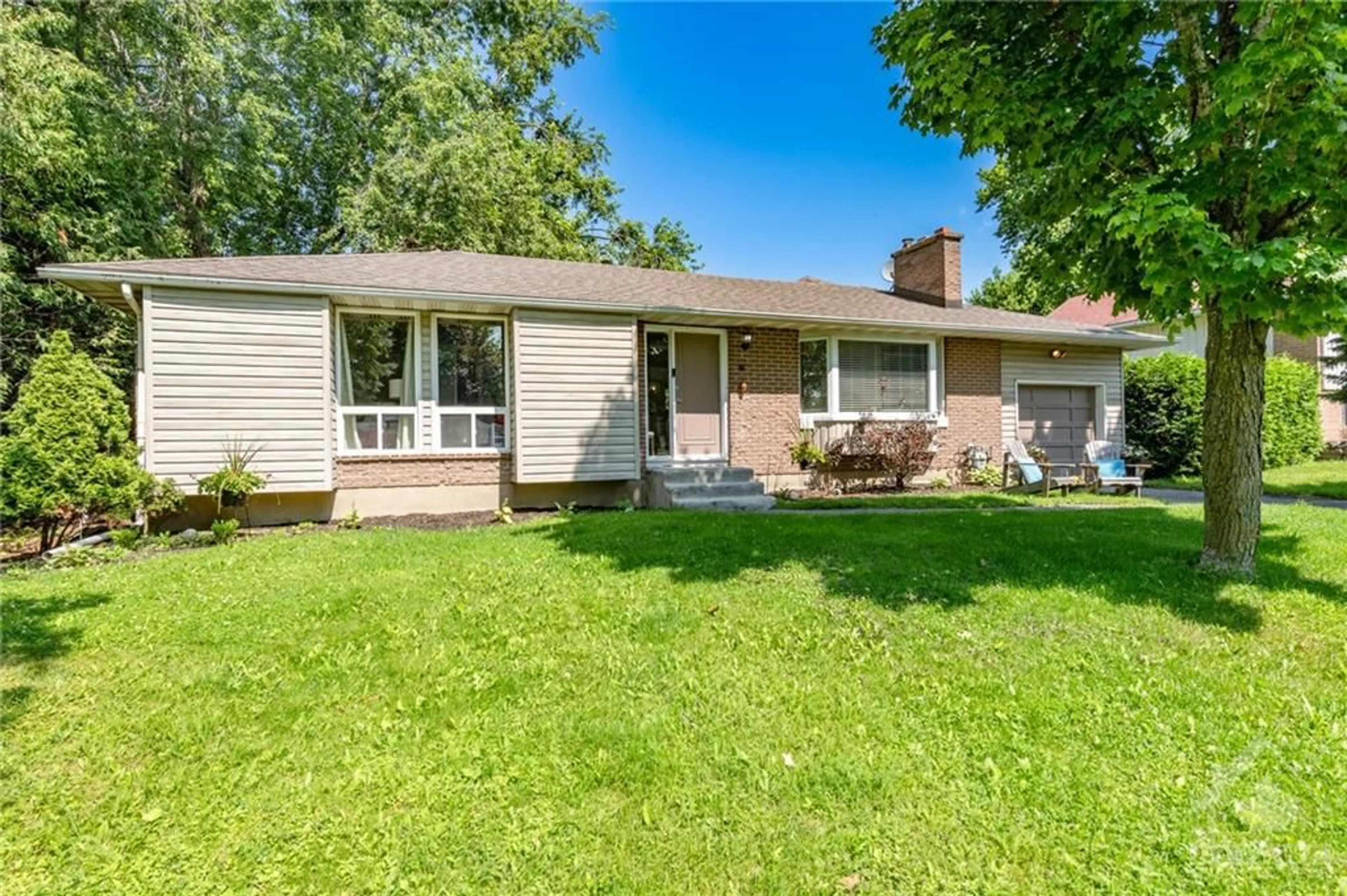 Frontside or backside of a home for 1133 JEAN PARK Rd, Manotick Ontario K4M 1E4