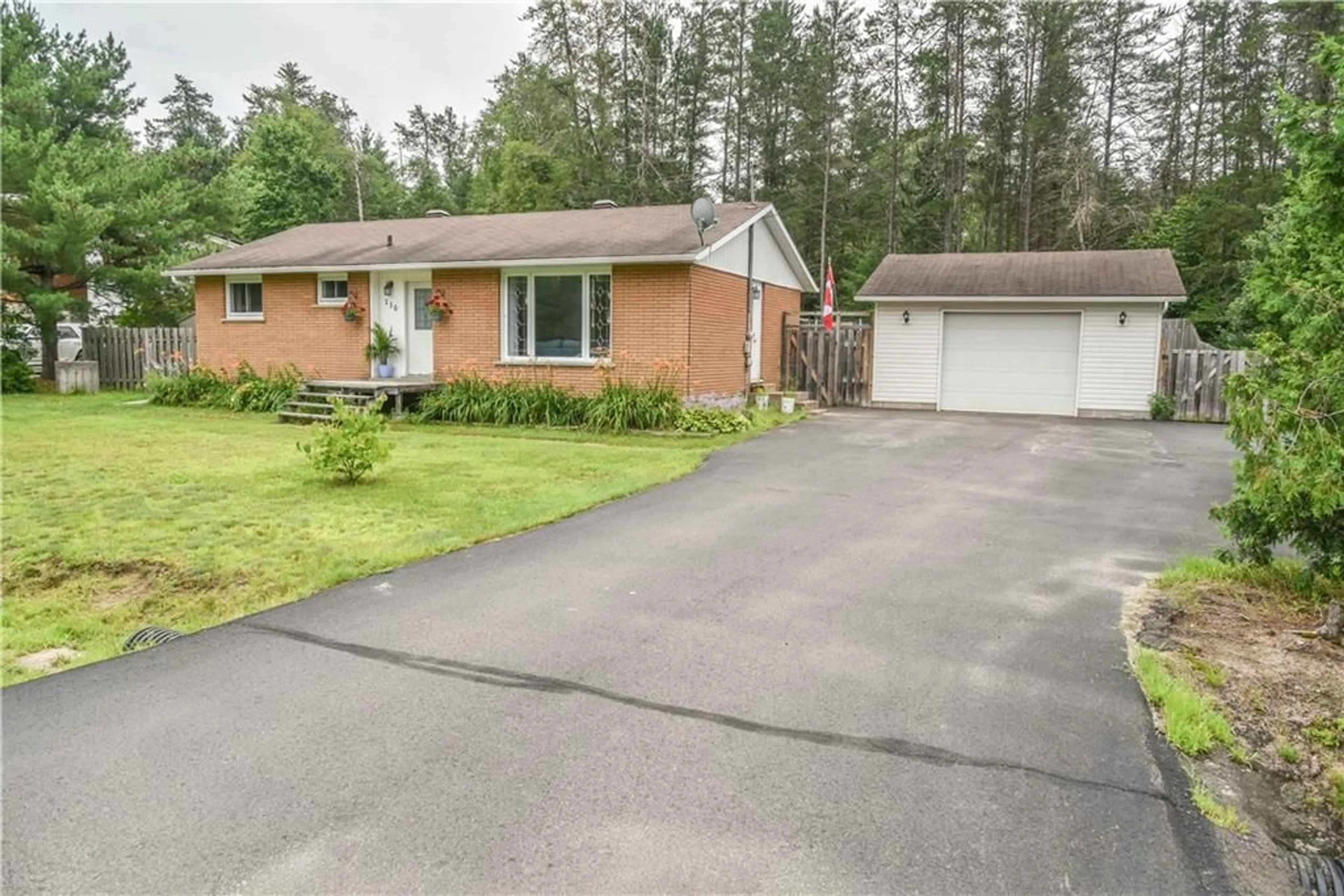 Frontside or backside of a home for 110 BESSBOROUGH St, Deep River Ontario K0J 1P0