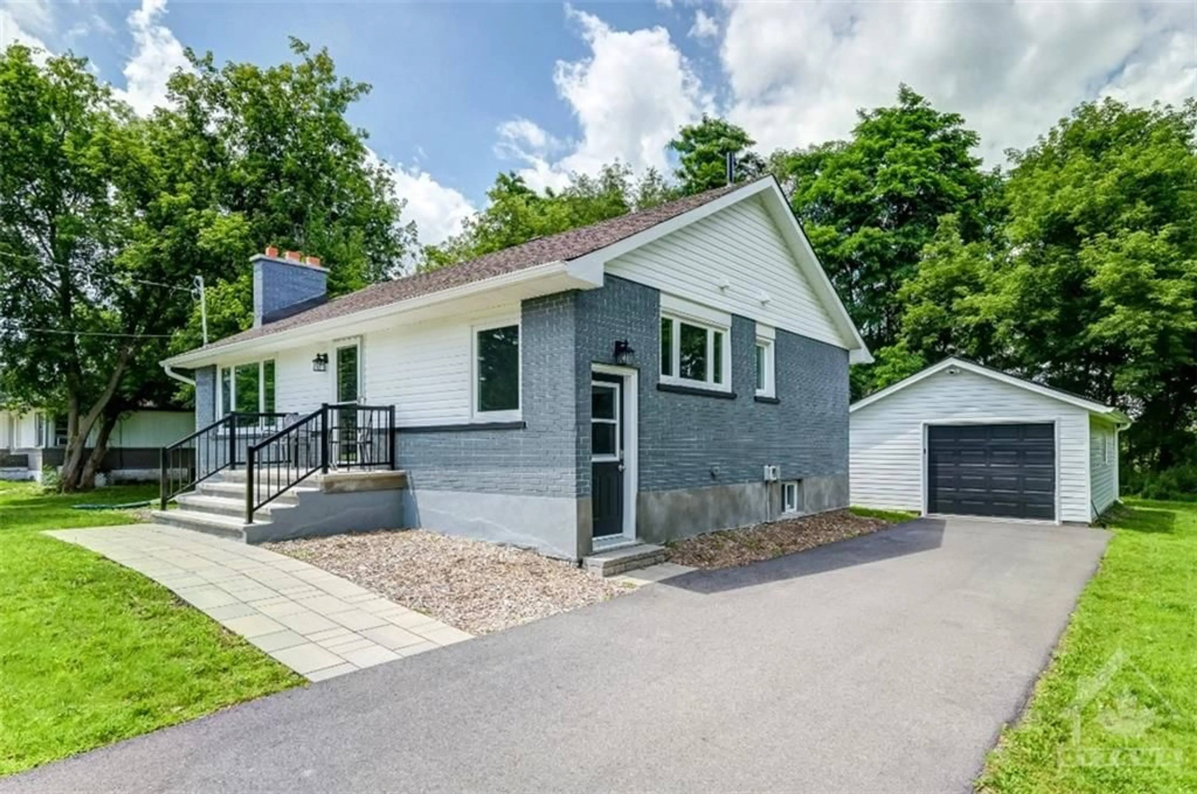 Cottage for 6989 MARCO St, Ottawa Ontario K4P 1C4