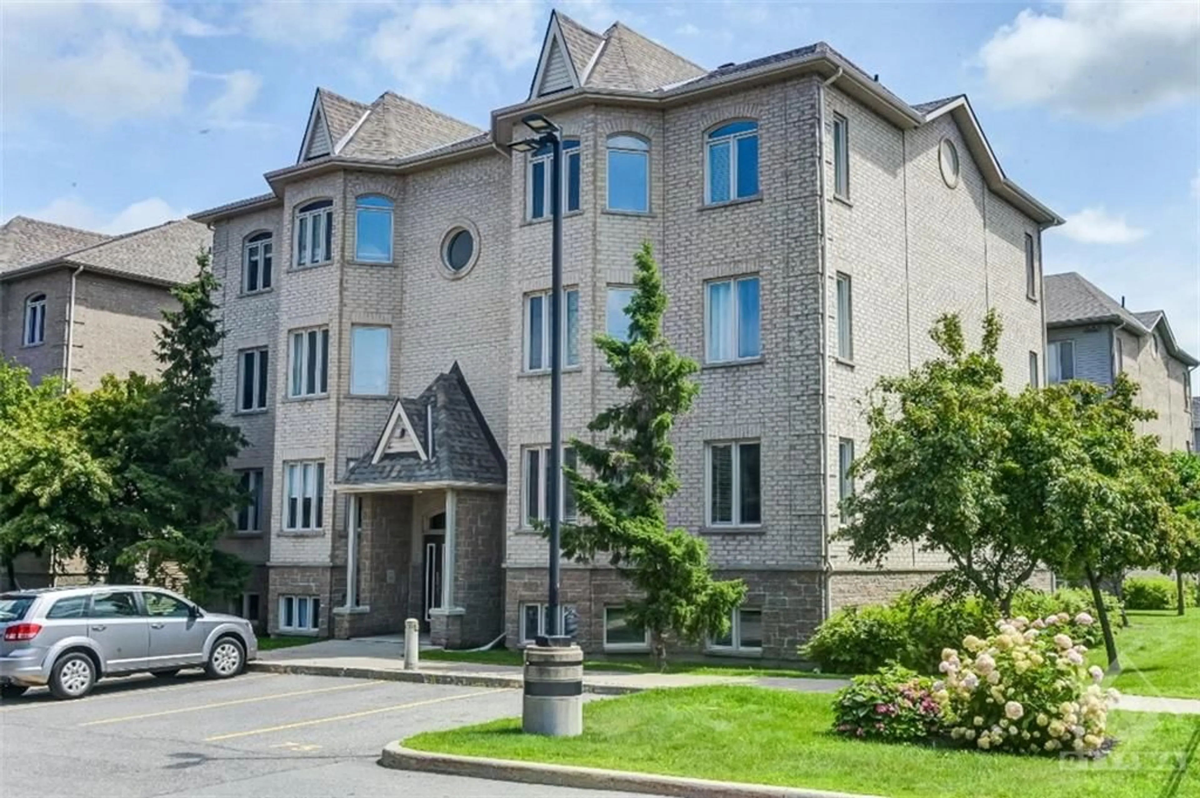 A pic from exterior of the house or condo for 50 BRIARGATE Pvt #8, Ottawa Ontario K4A 0C3
