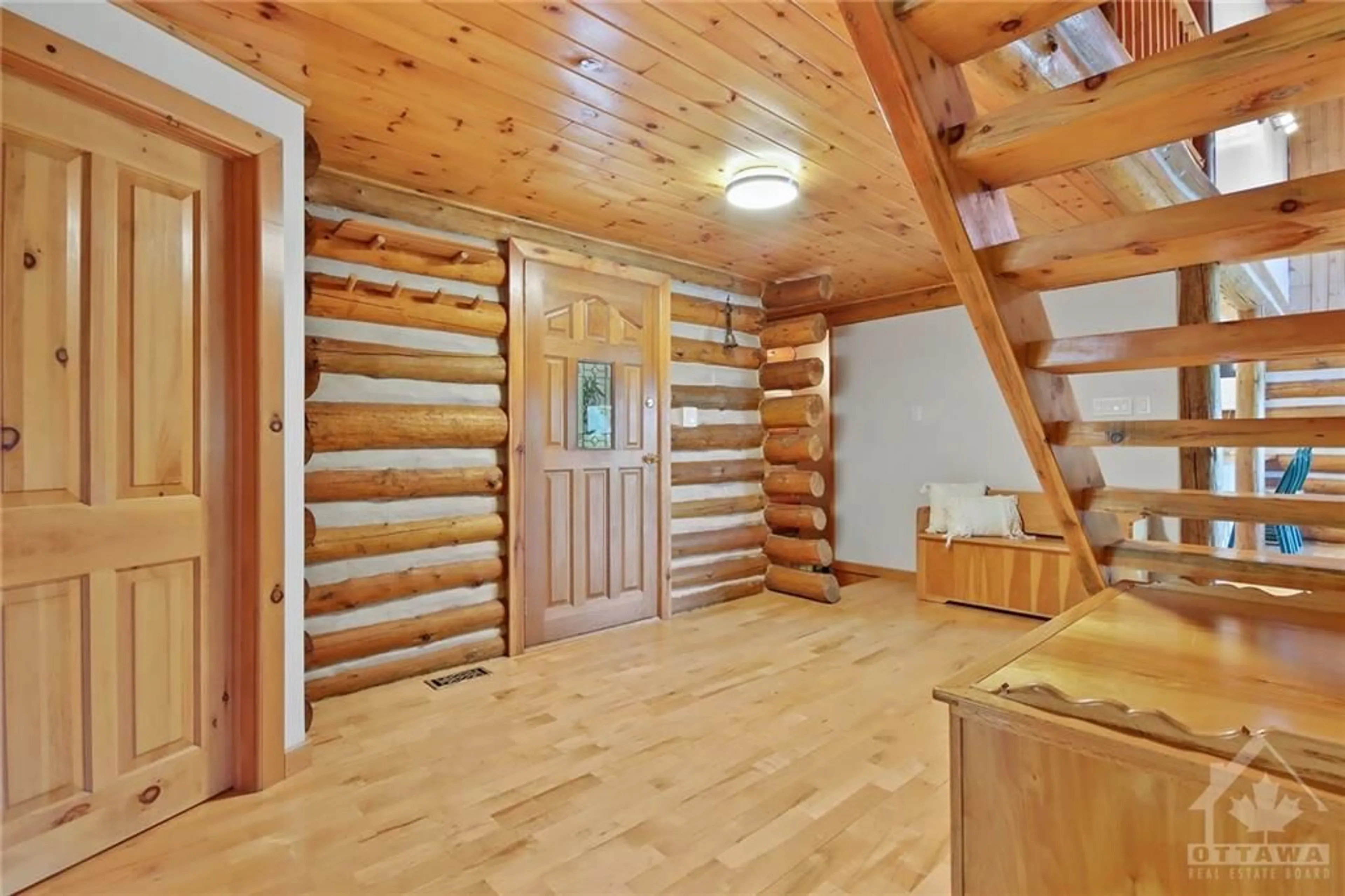 Indoor foyer, wood floors for 38 BONNER Rd, Calabogie Ontario K0J 1H0