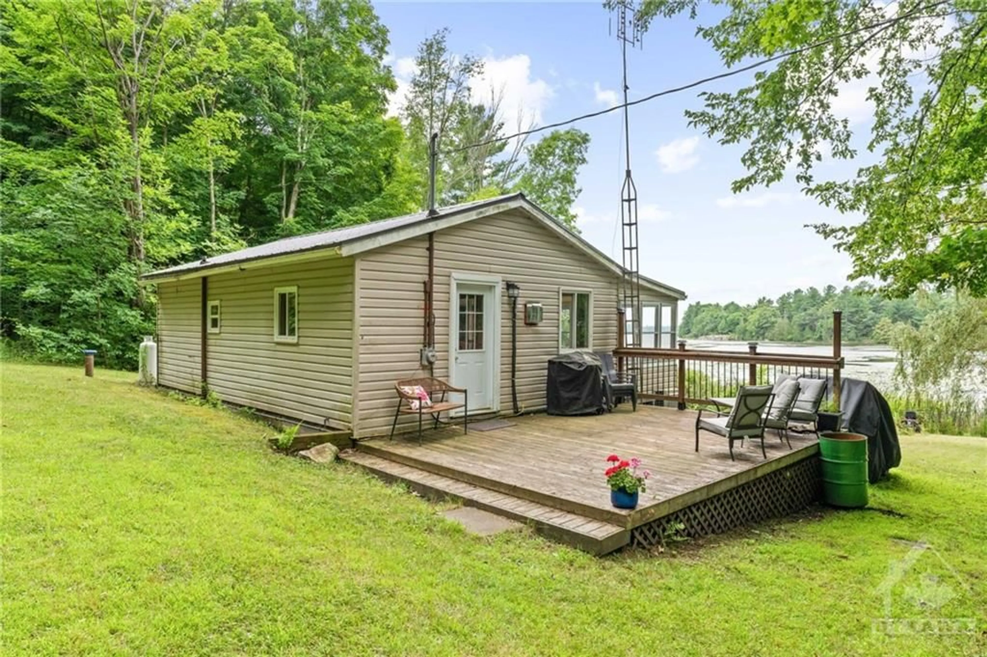 Cottage for 870 UB8 Rd, Delta Ontario K0G 1E0