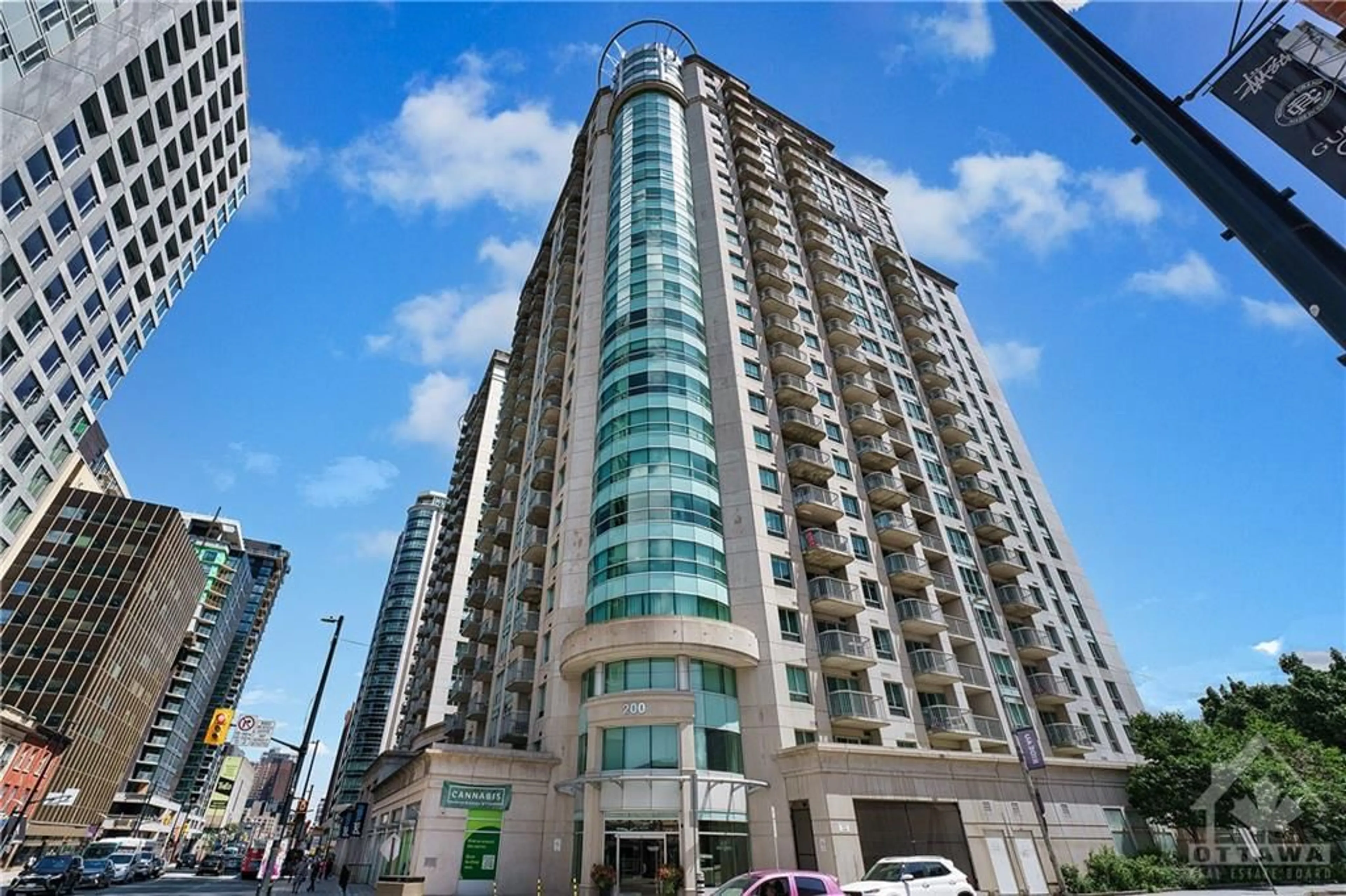 A pic from exterior of the house or condo for 200 RIDEAU St #712, Ottawa Ontario K1N 5Y1