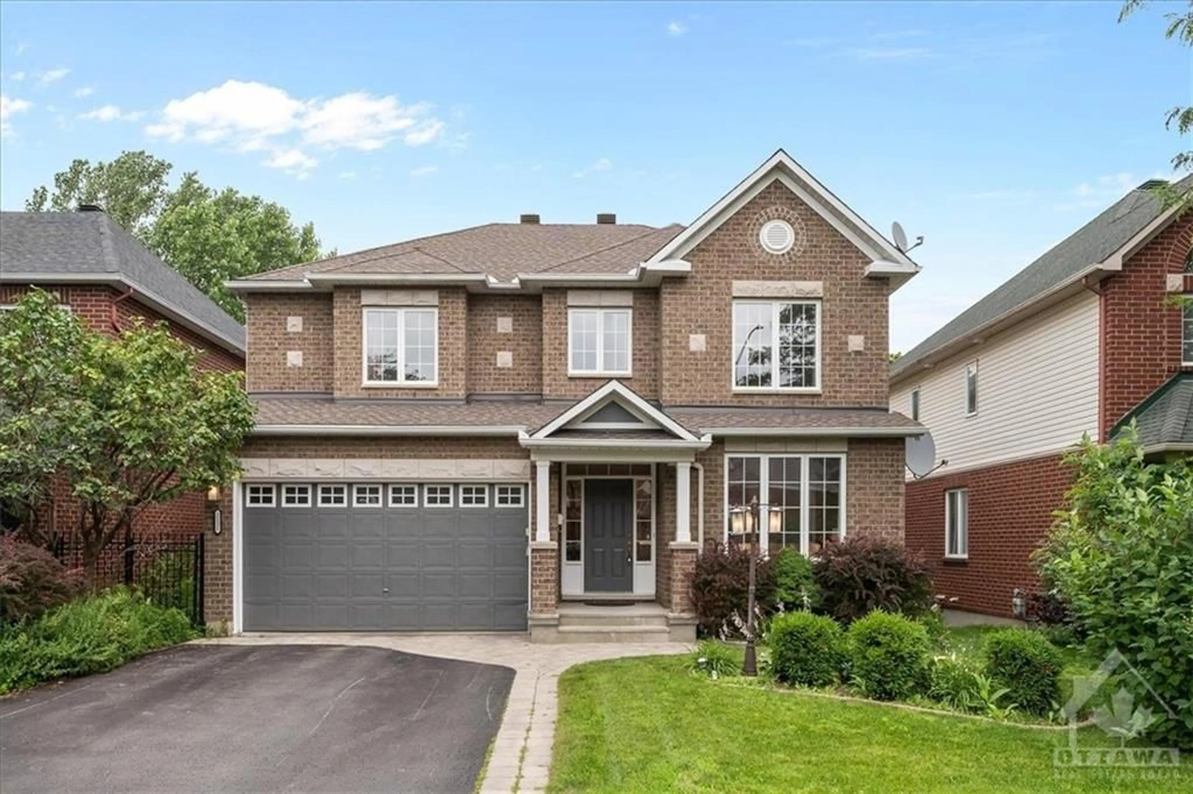 Home with brick exterior material for 2121 BLUE WILLOW Cres, Ottawa Ontario K1W 1K4
