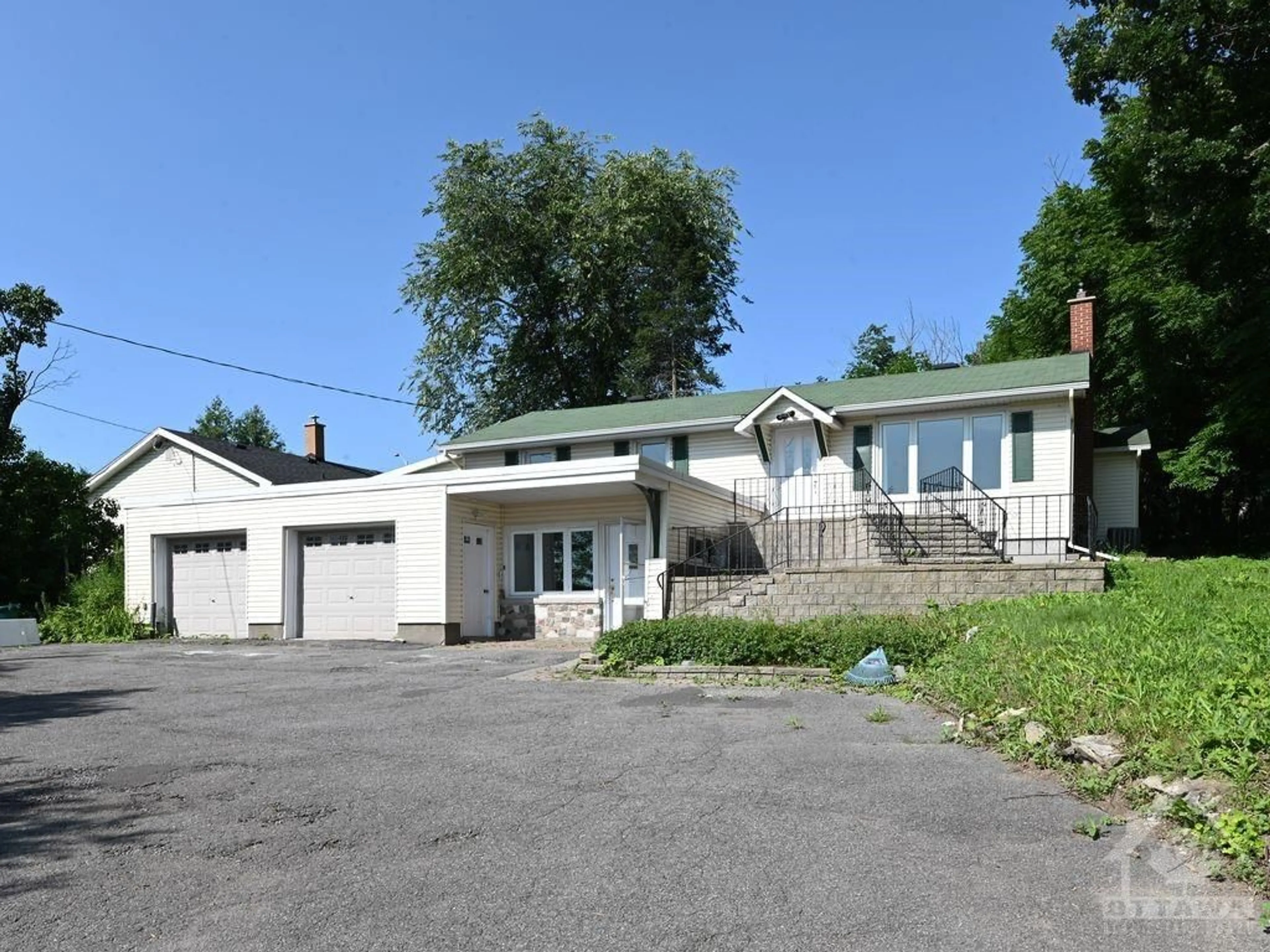 Frontside or backside of a home for 3854 PRINCE OF WALES Dr, Ottawa Ontario K2C 3H2