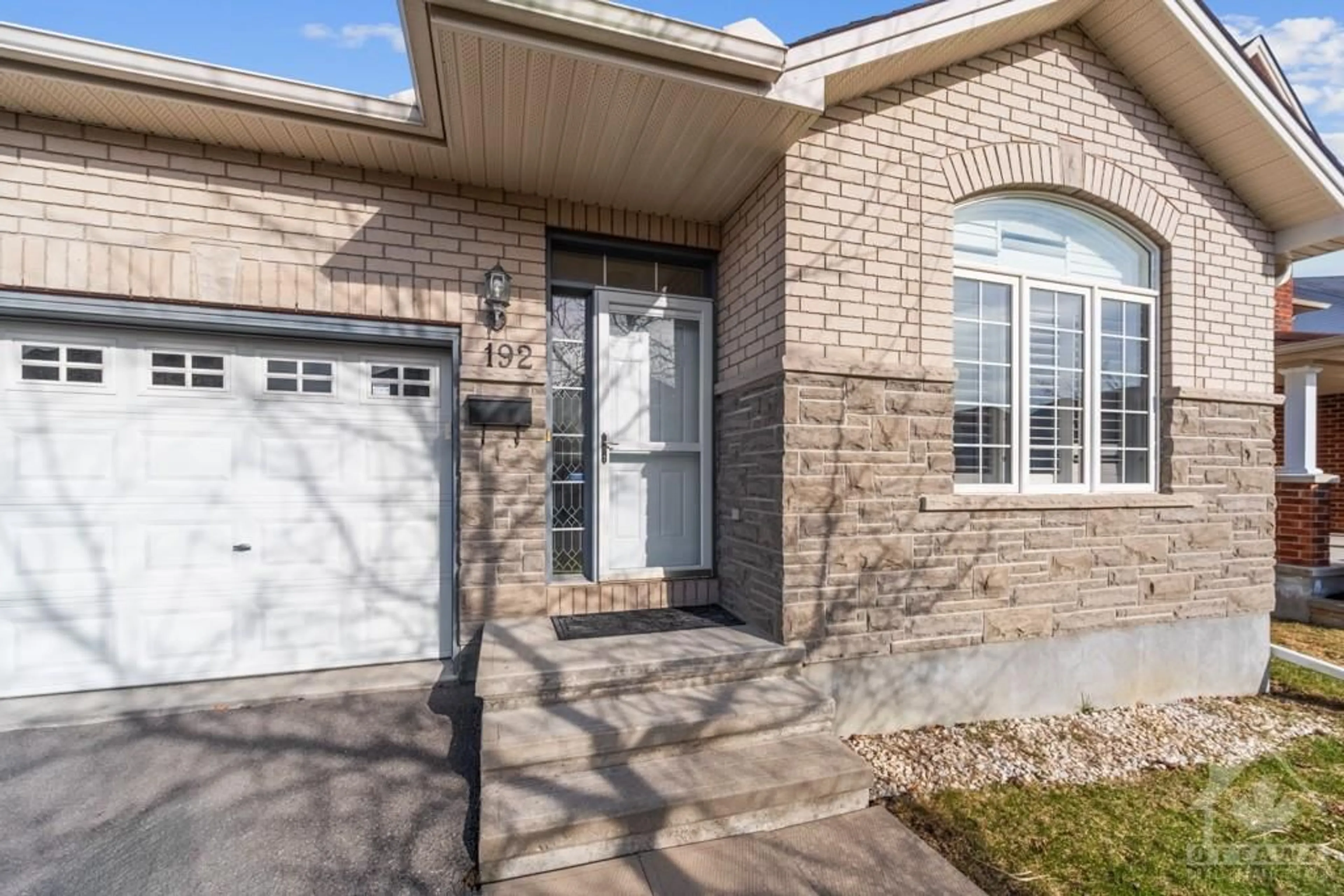 Home with brick exterior material for 192 FELICITY Cres, Ottawa Ontario K1W 0C2