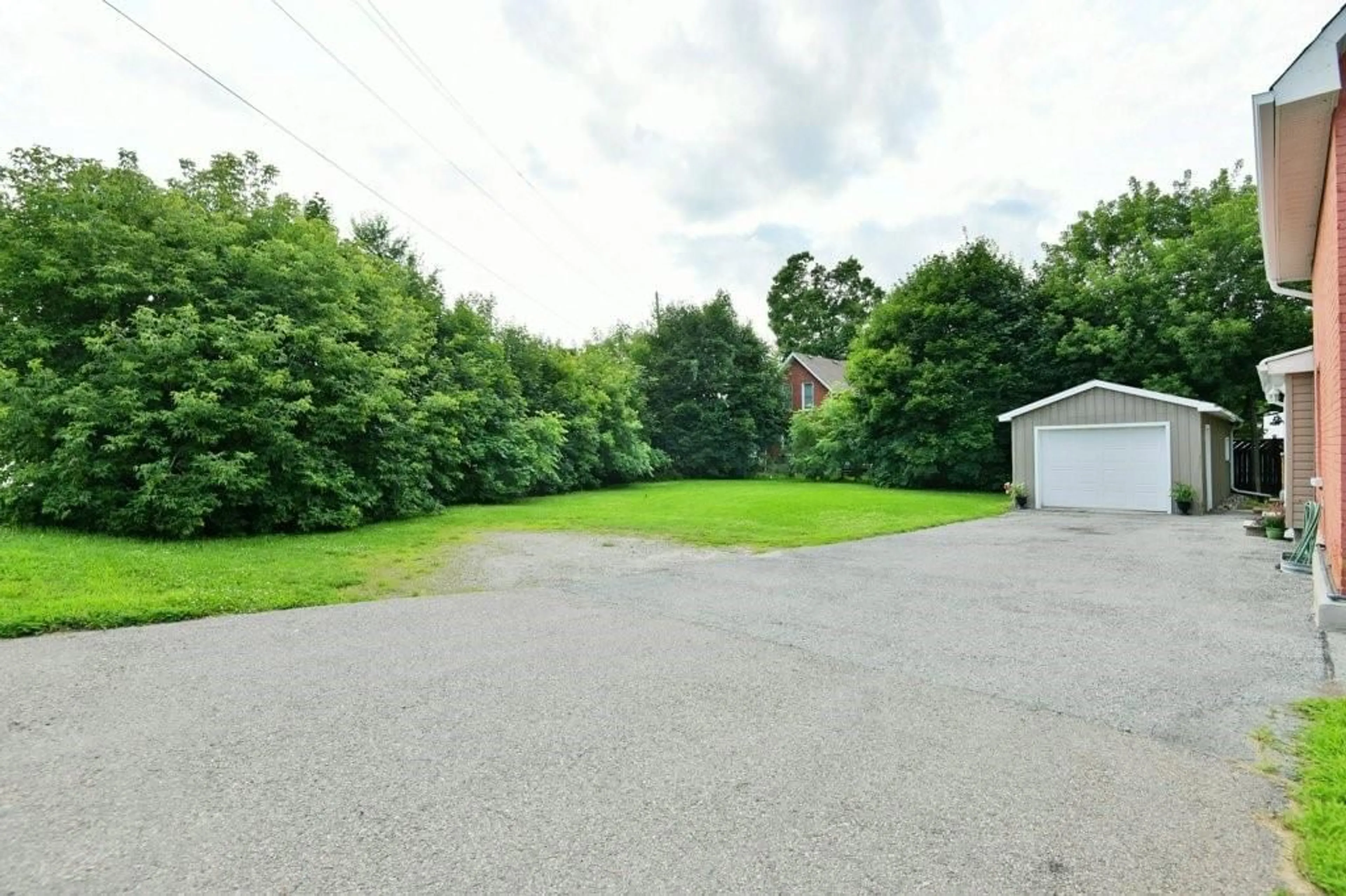 Street view for 24 MUNROE Ave, Renfrew Ontario K7V 3J8