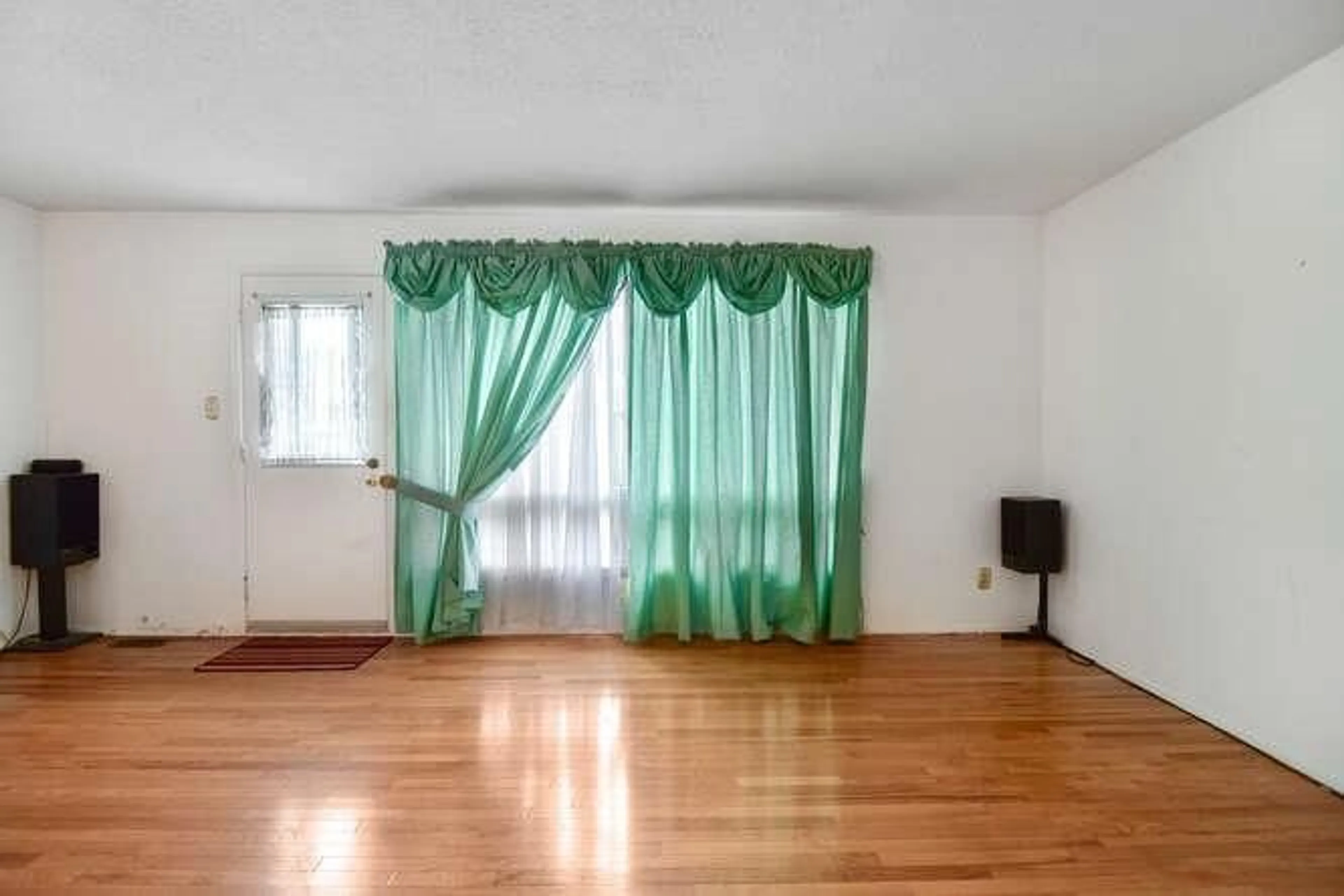 A pic of a room, wood floors for 3520 DOWNPATRICK Rd #47, Ottawa Ontario K1V 8T4