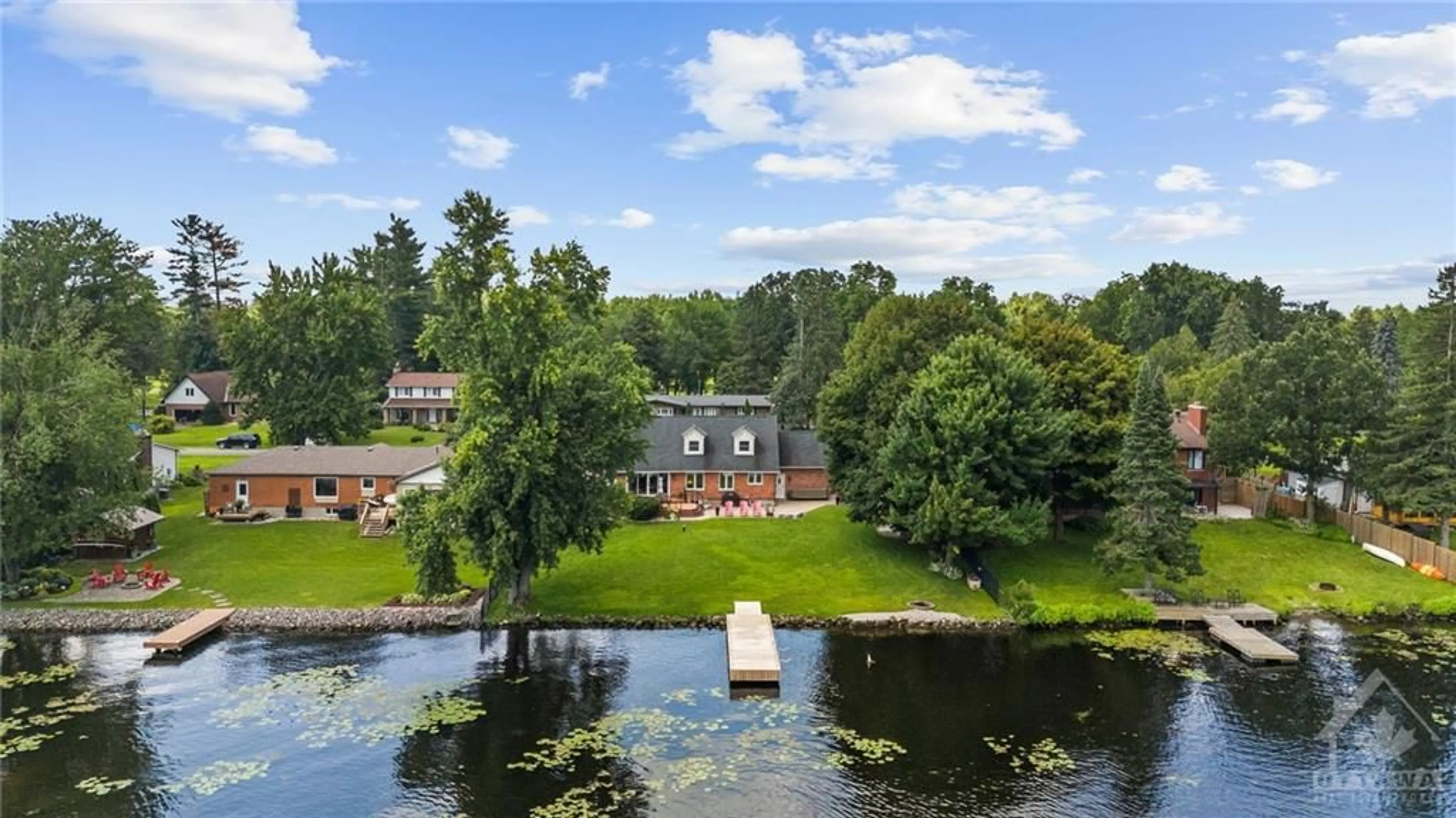 Cottage for 6495 MARINA Dr, Manotick Ontario K4M 1B3