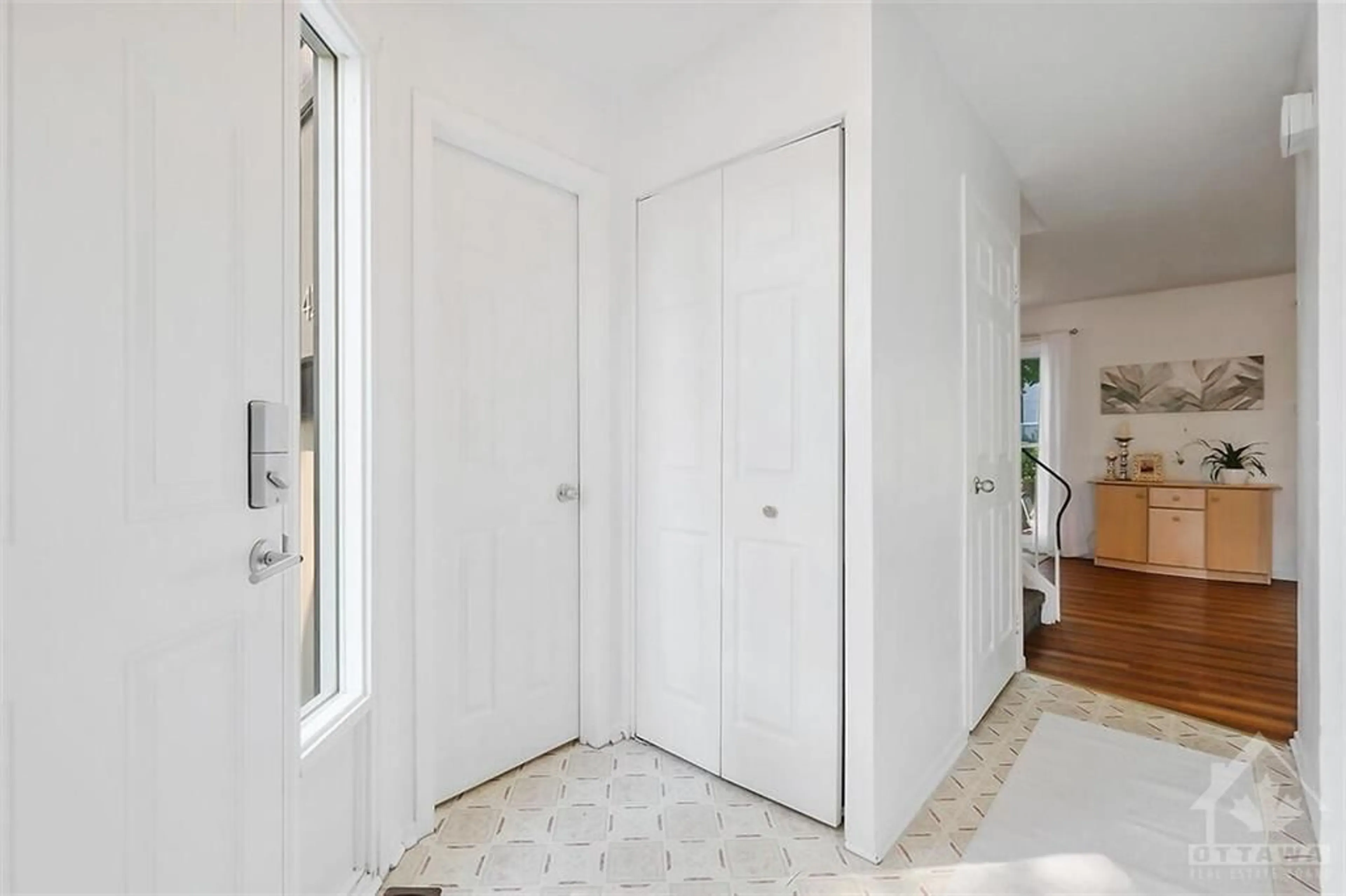 Indoor entryway, not visible floor for 42 COMPATA Way, Ottawa Ontario K1B 4W9