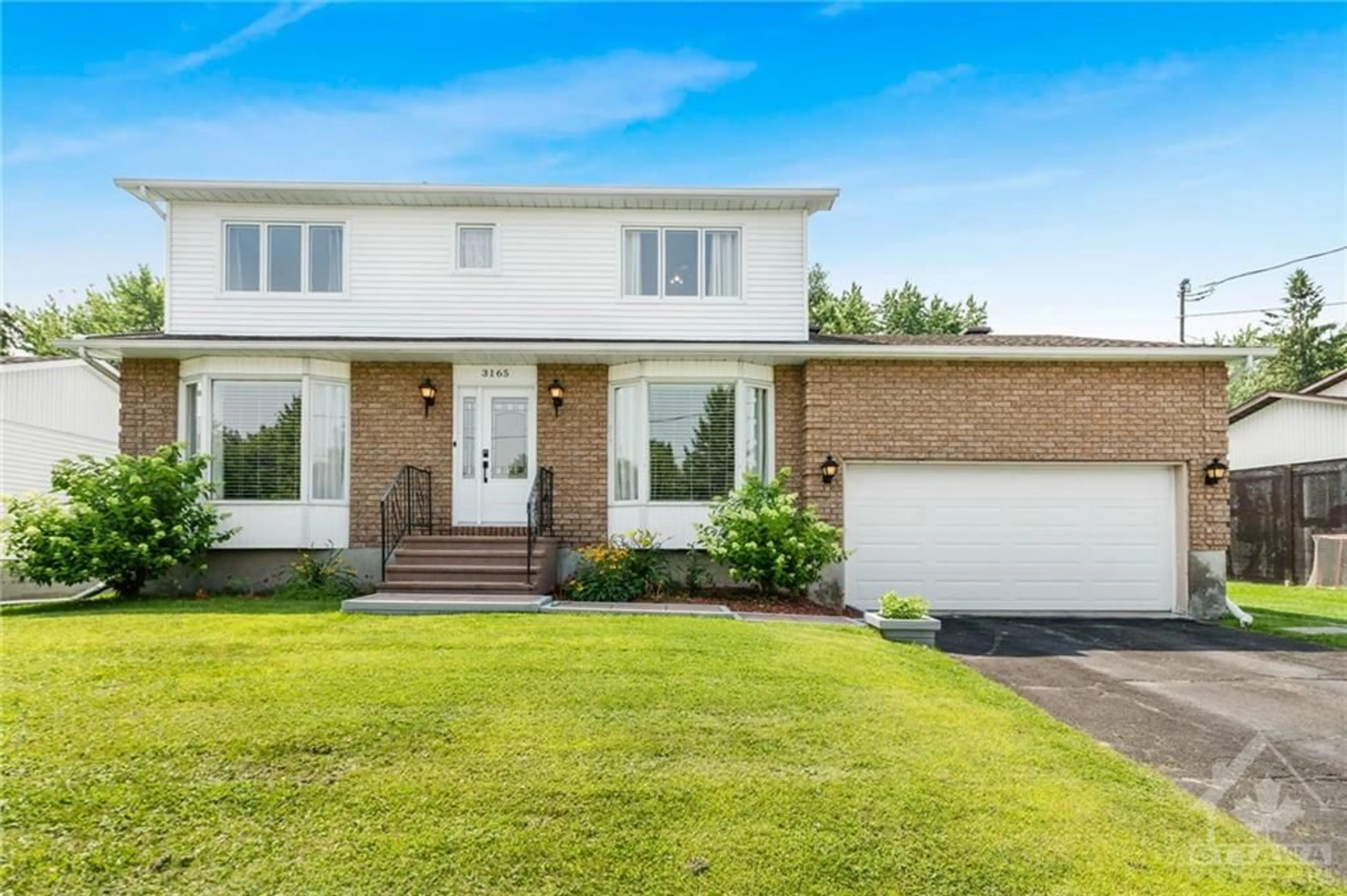 Frontside or backside of a home for 3165 LEMAY Cir, Rockland Ontario K4K 1A5