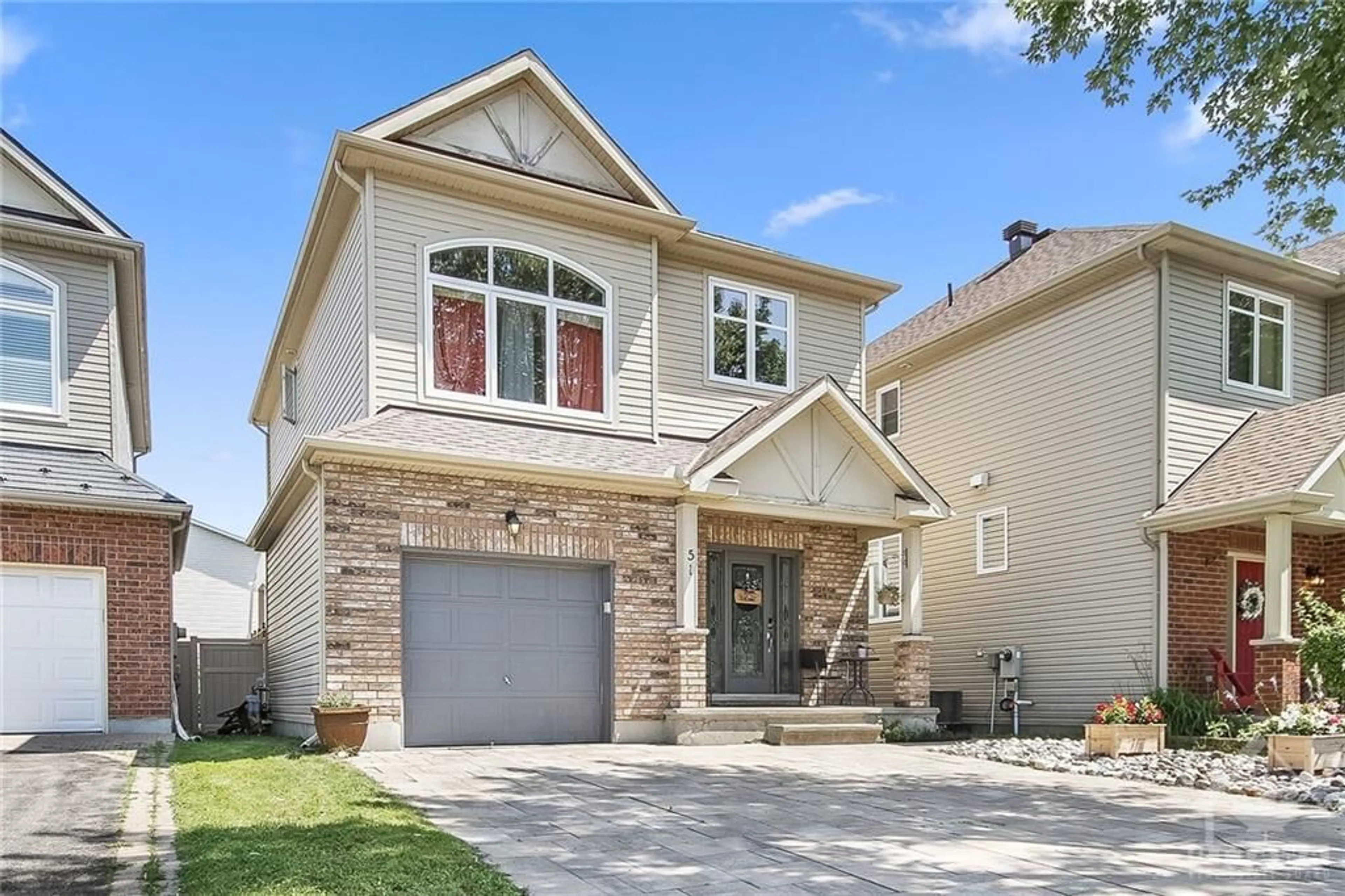 Frontside or backside of a home for 51 CRESTHAVEN Dr, Ottawa Ontario K2G 6T8