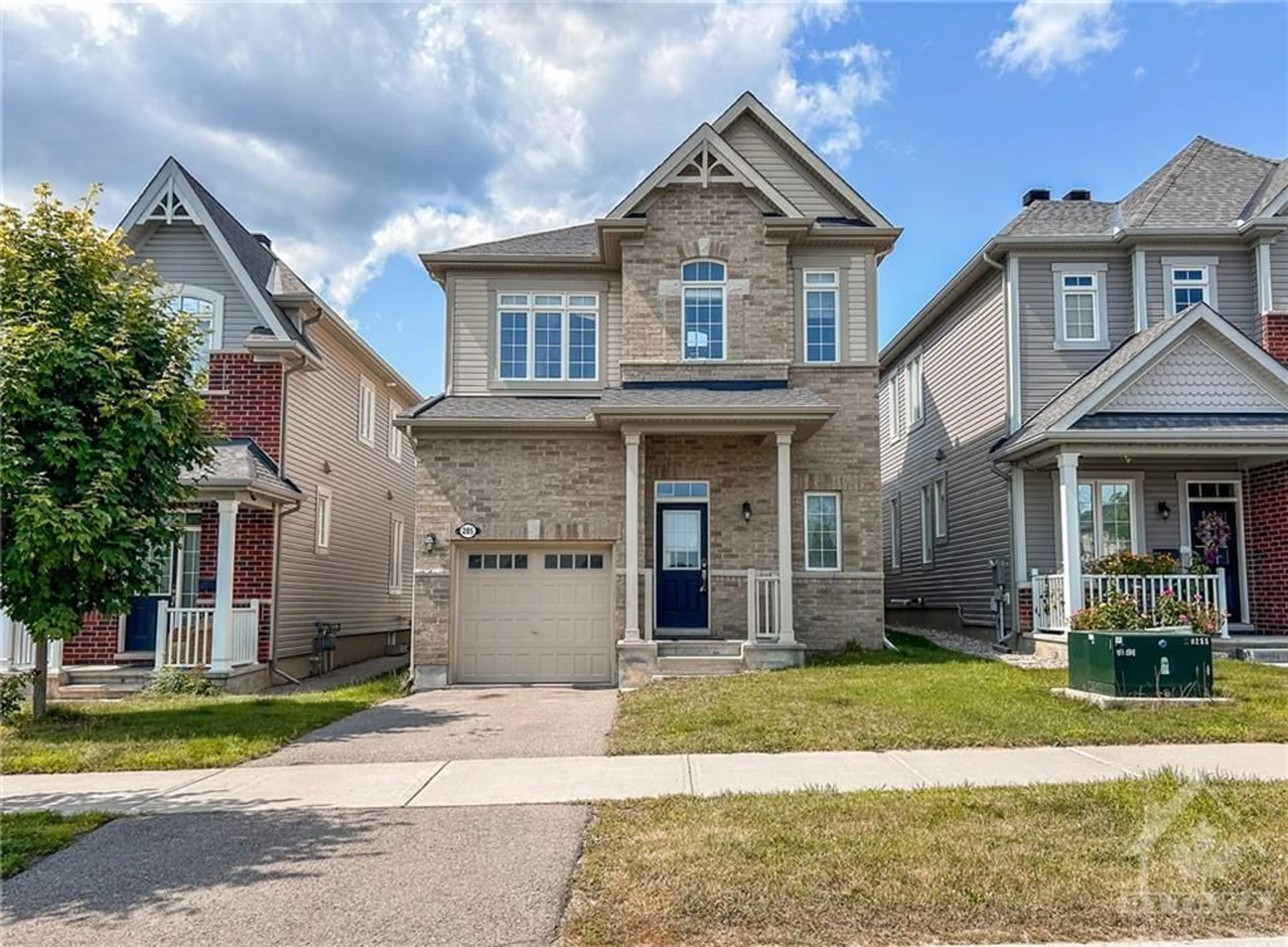 Frontside or backside of a home for 285 MEADOWBREEZE Dr, Kanata Ontario K2M 0J6