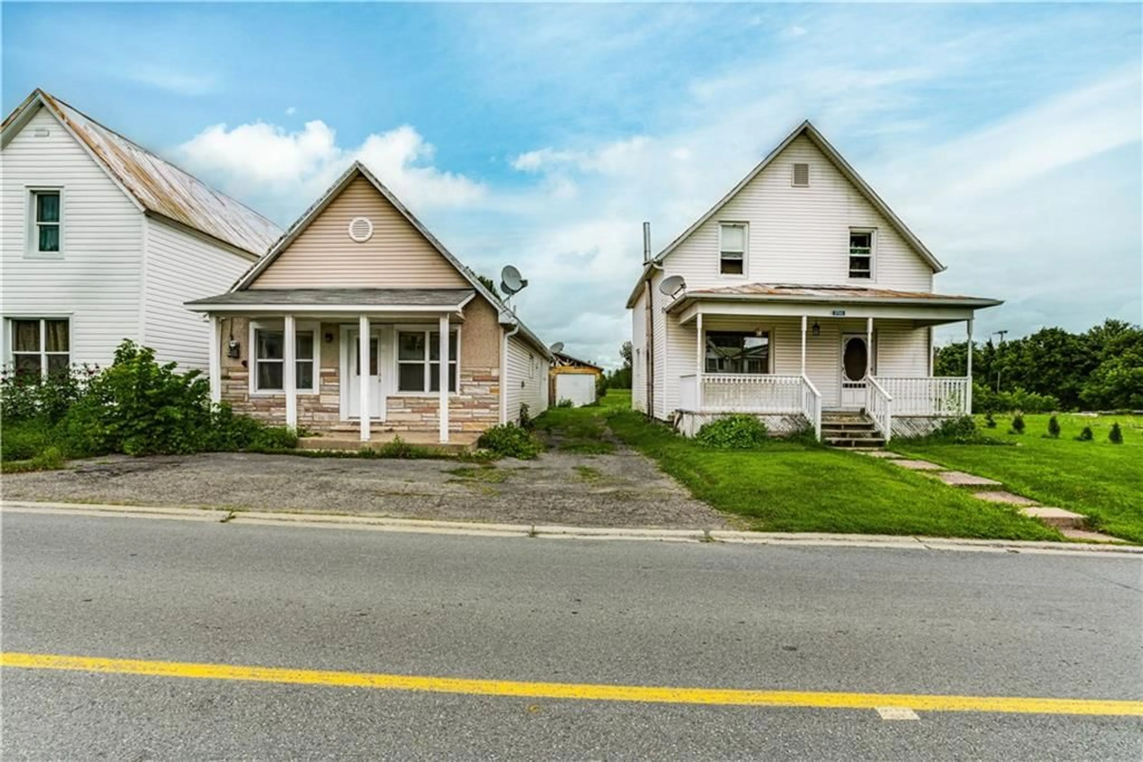 Frontside or backside of a home for 3763-3765 OLD ORCHARD St, Apple Hill Ontario K0C 1B0